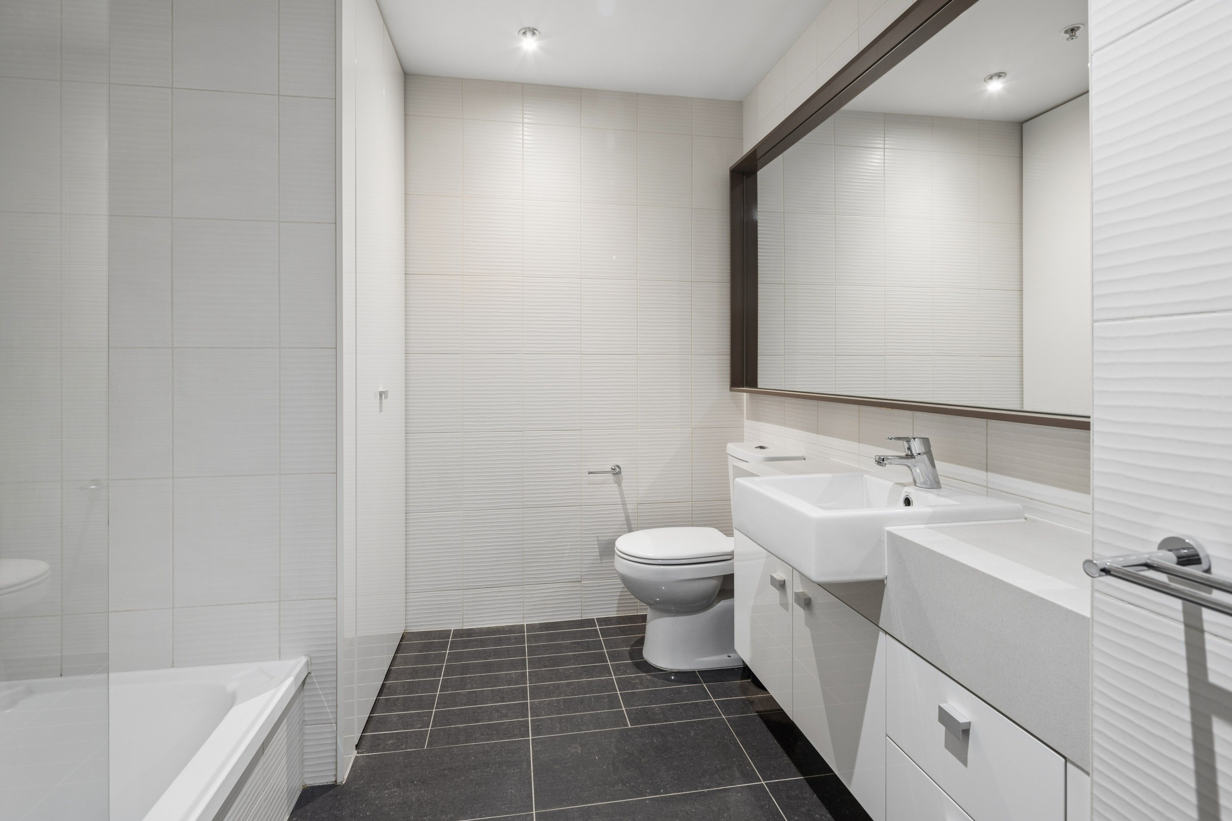 1607/63 Whiteman Street — photo 7 of 13