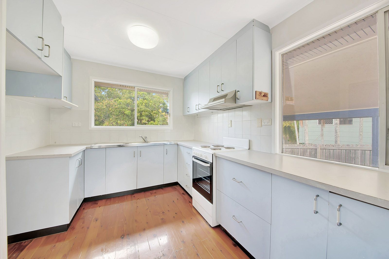 8 John Dory Drive, Toolooa, QLD 4680