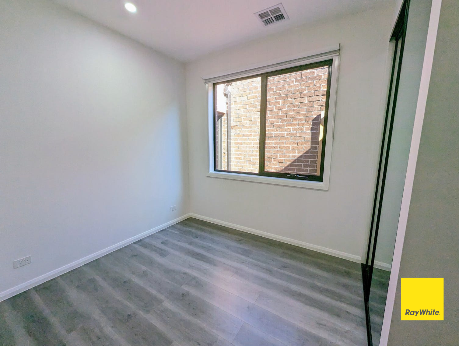 29 Roseneath Way — photo 9 of 15