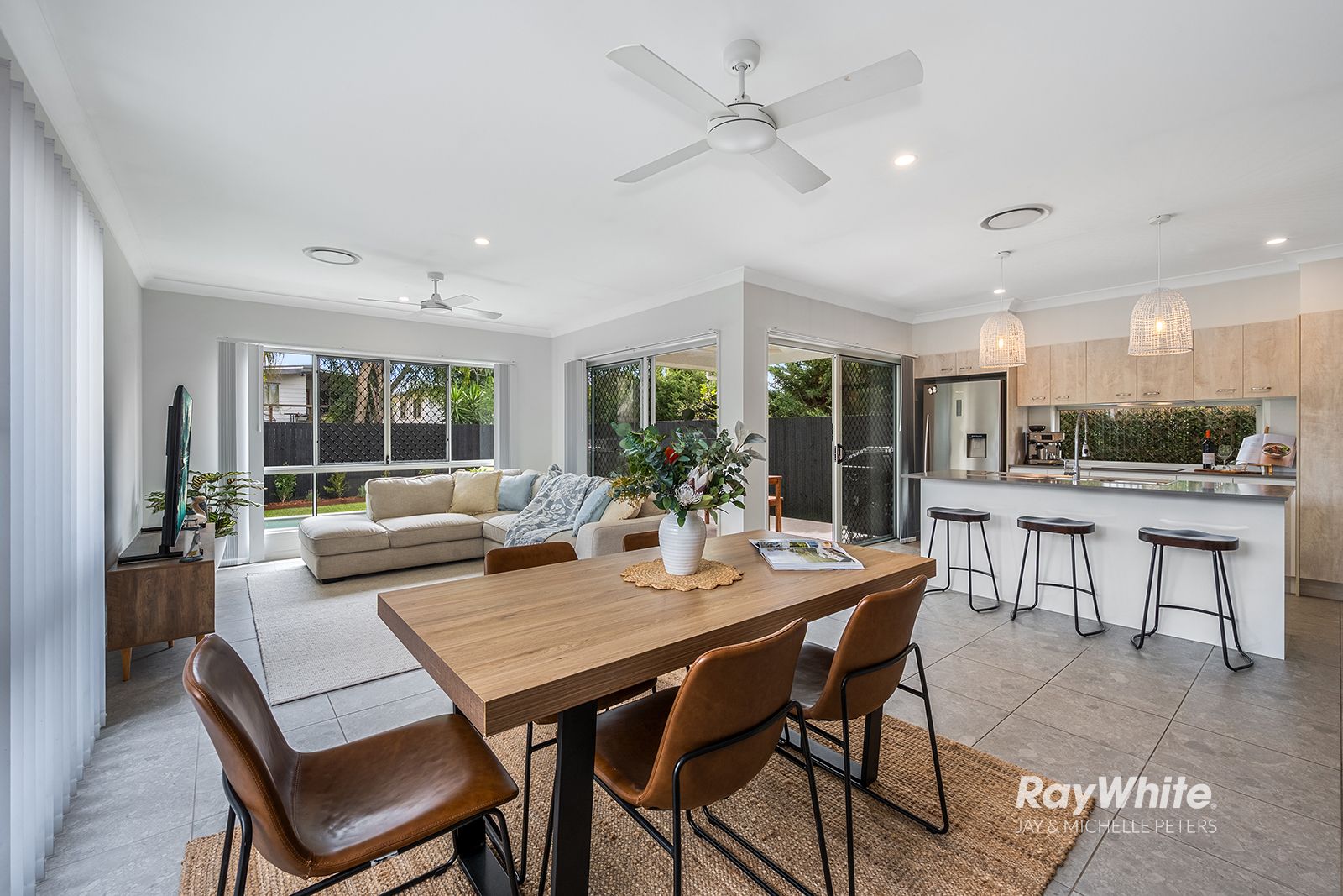 135 Scarborough Road — photo 7 of 30