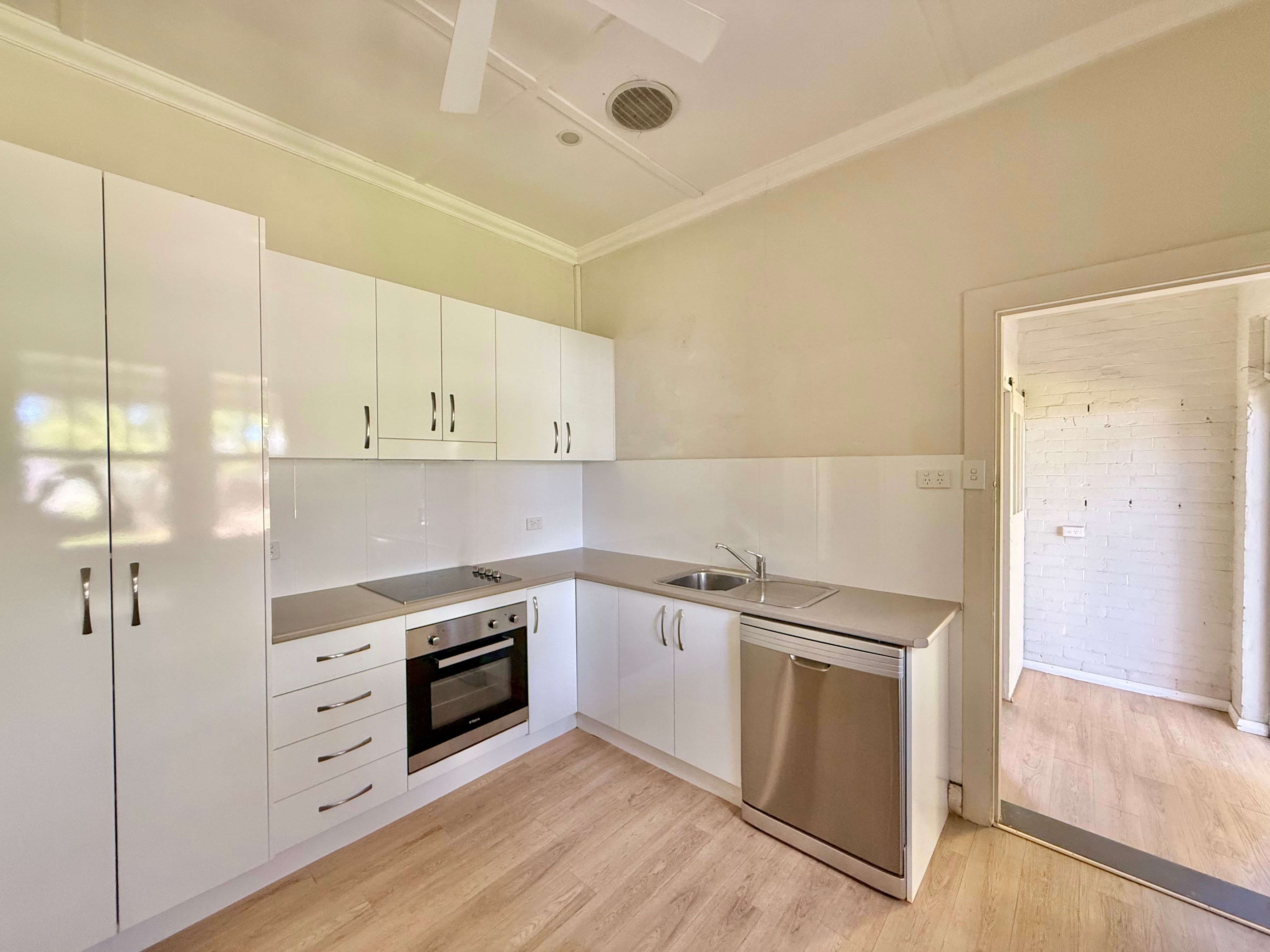 18 Boorowa Street, Young, NSW 2594
