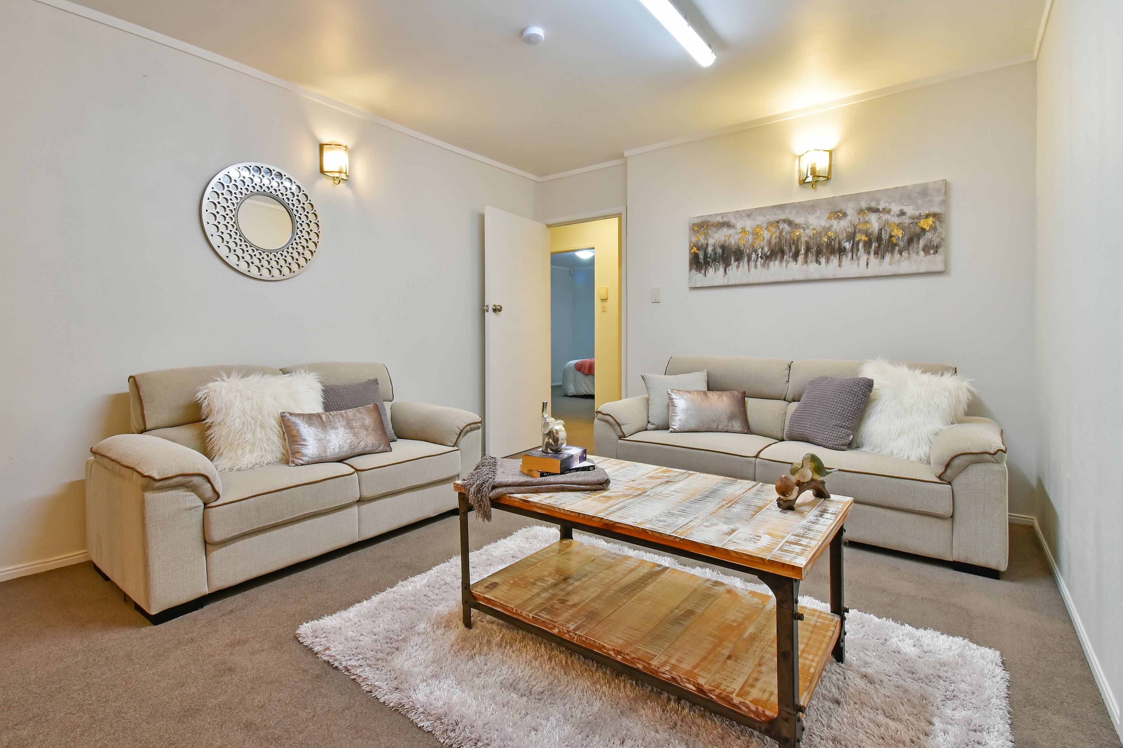 2/111 Hillside Road, Papatoetoe, Manukau City