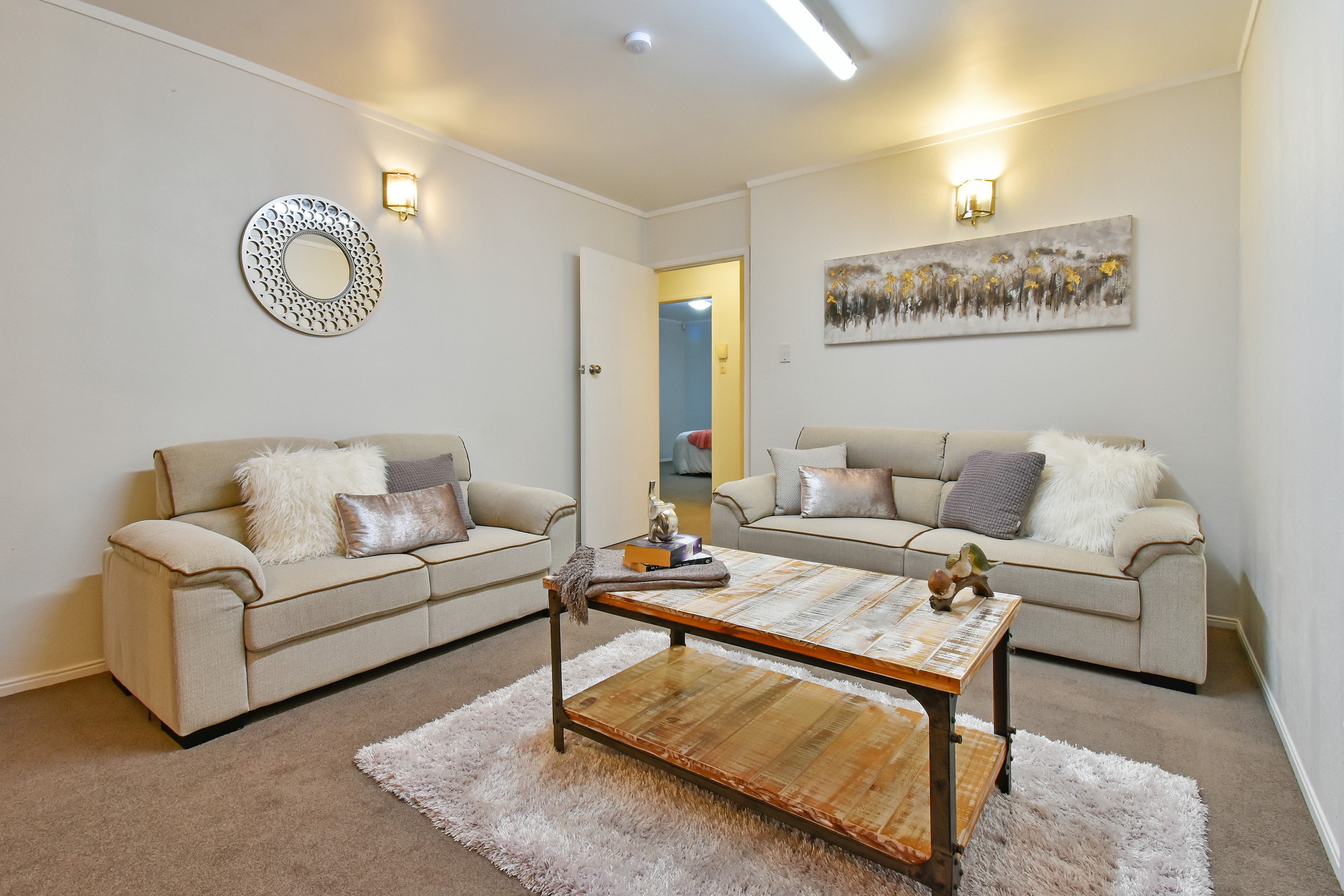 2/111 Hillside Road, Papatoetoe, Manukau City