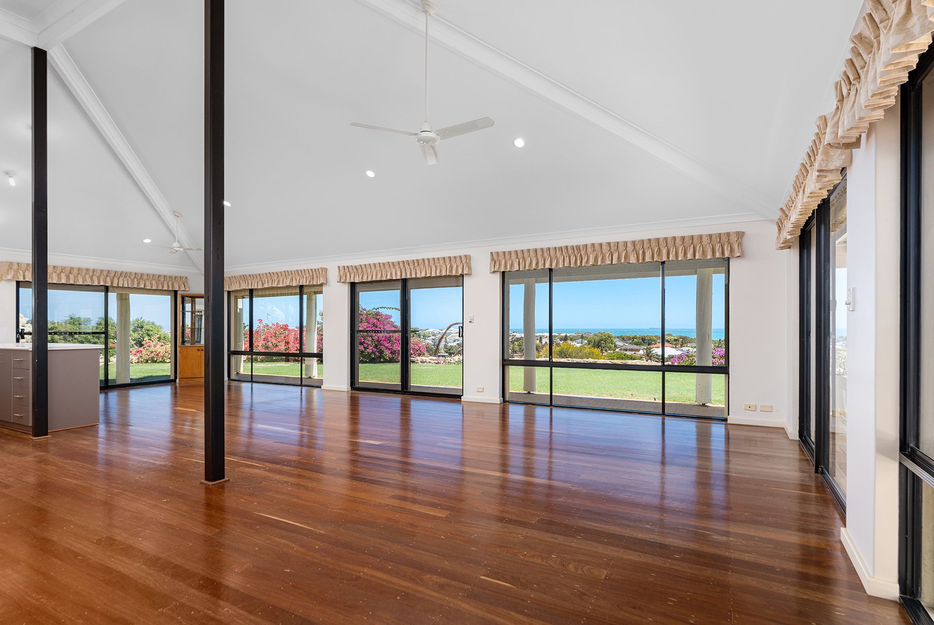 12 Quayside Vista, Drummond Cove, WA 6532