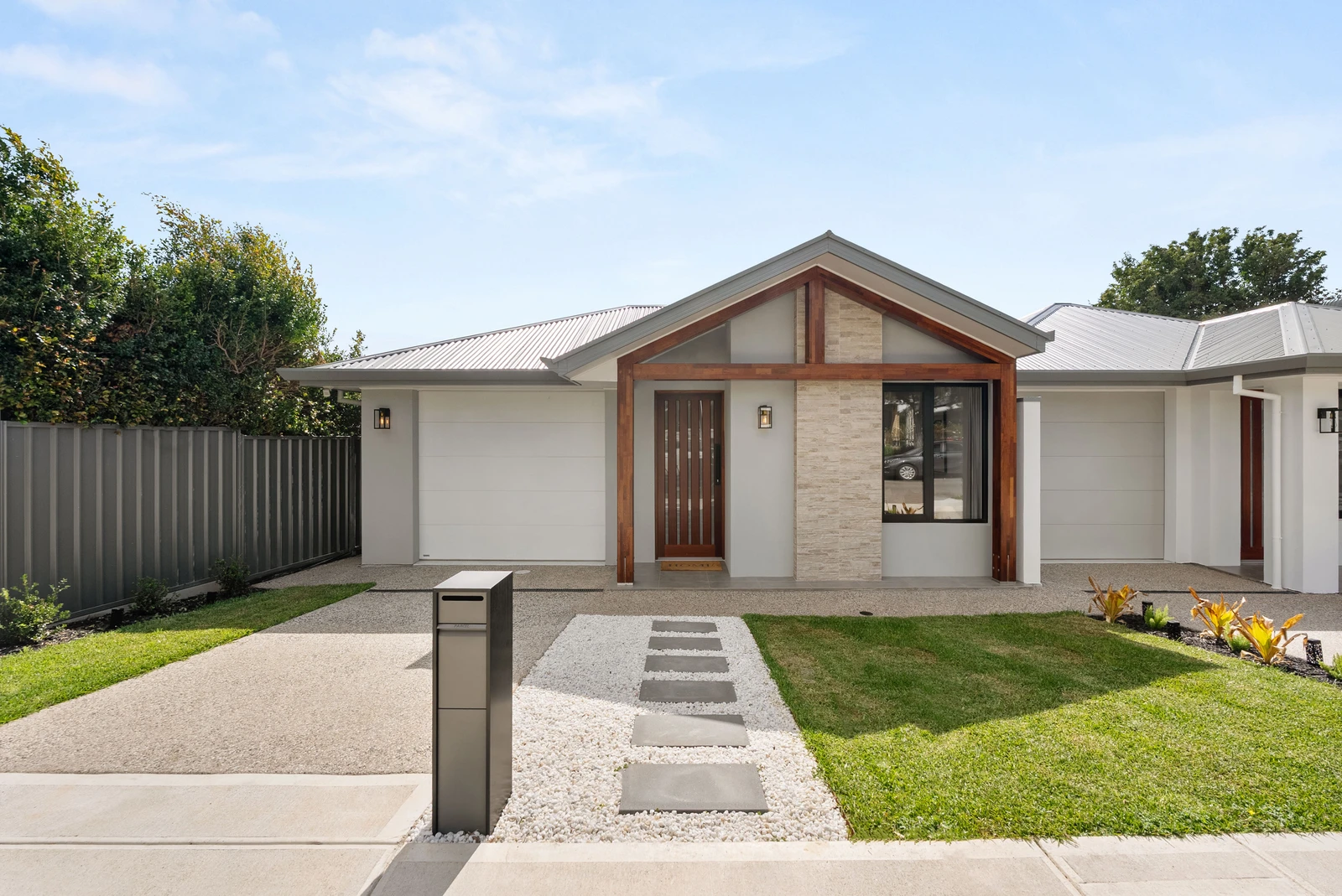 17A White Crescent, Seacombe Gardens, SA 5047