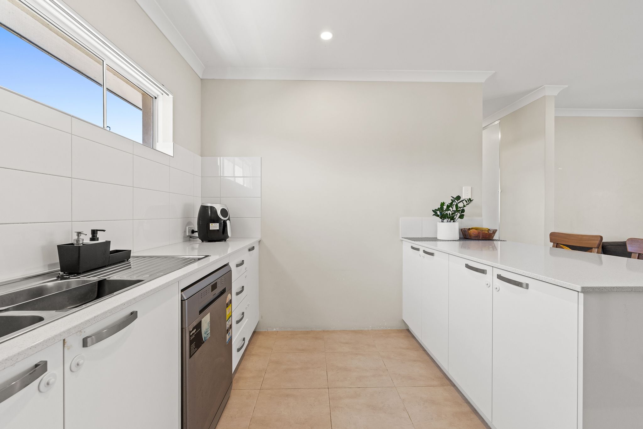 8/2 Wallace Street — photo 6 of 29