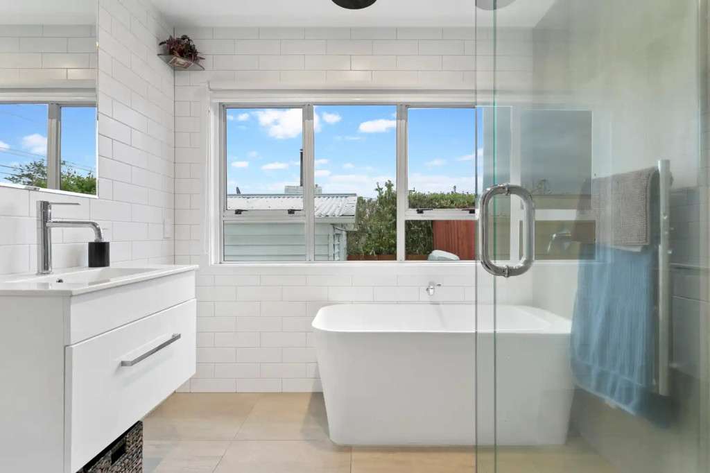 18A Atkinson Road photo 4