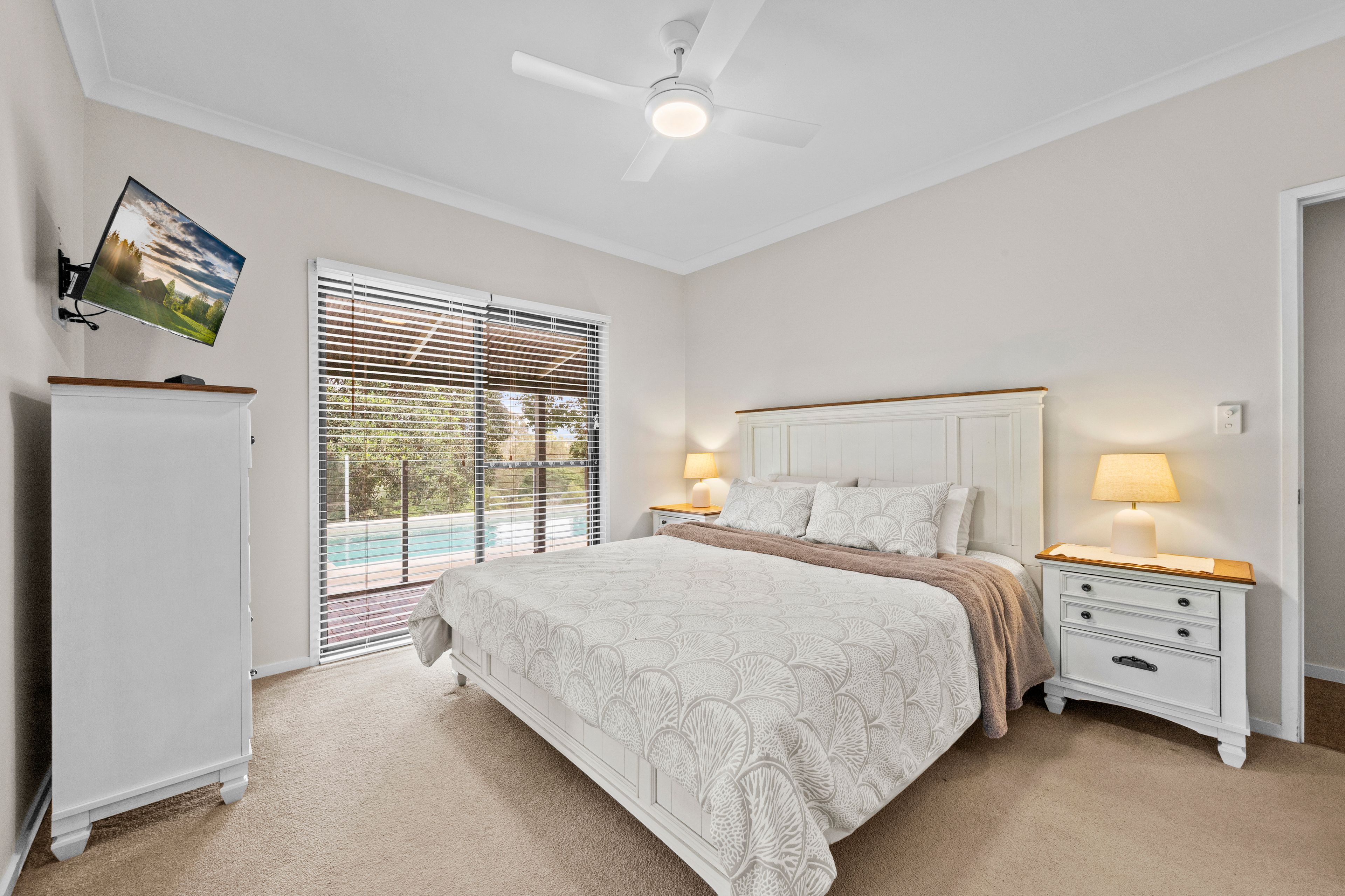 27 Westbourne Drive — photo 10 of 30