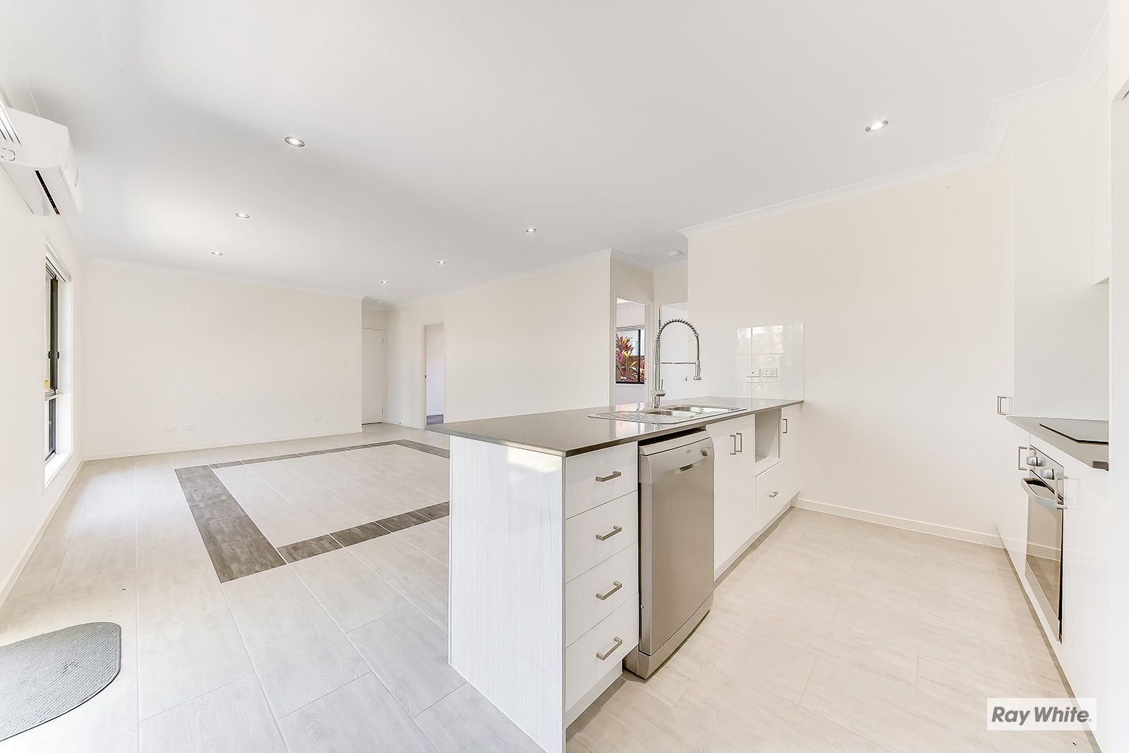 5 Norfolk Drive TENANT APPROVED, HIDDEN VALLEY, QLD 4703