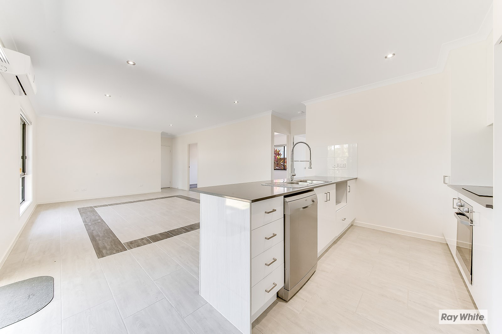 5 Norfolk Drive TENANT APPROVED, HIDDEN VALLEY, QLD 4703