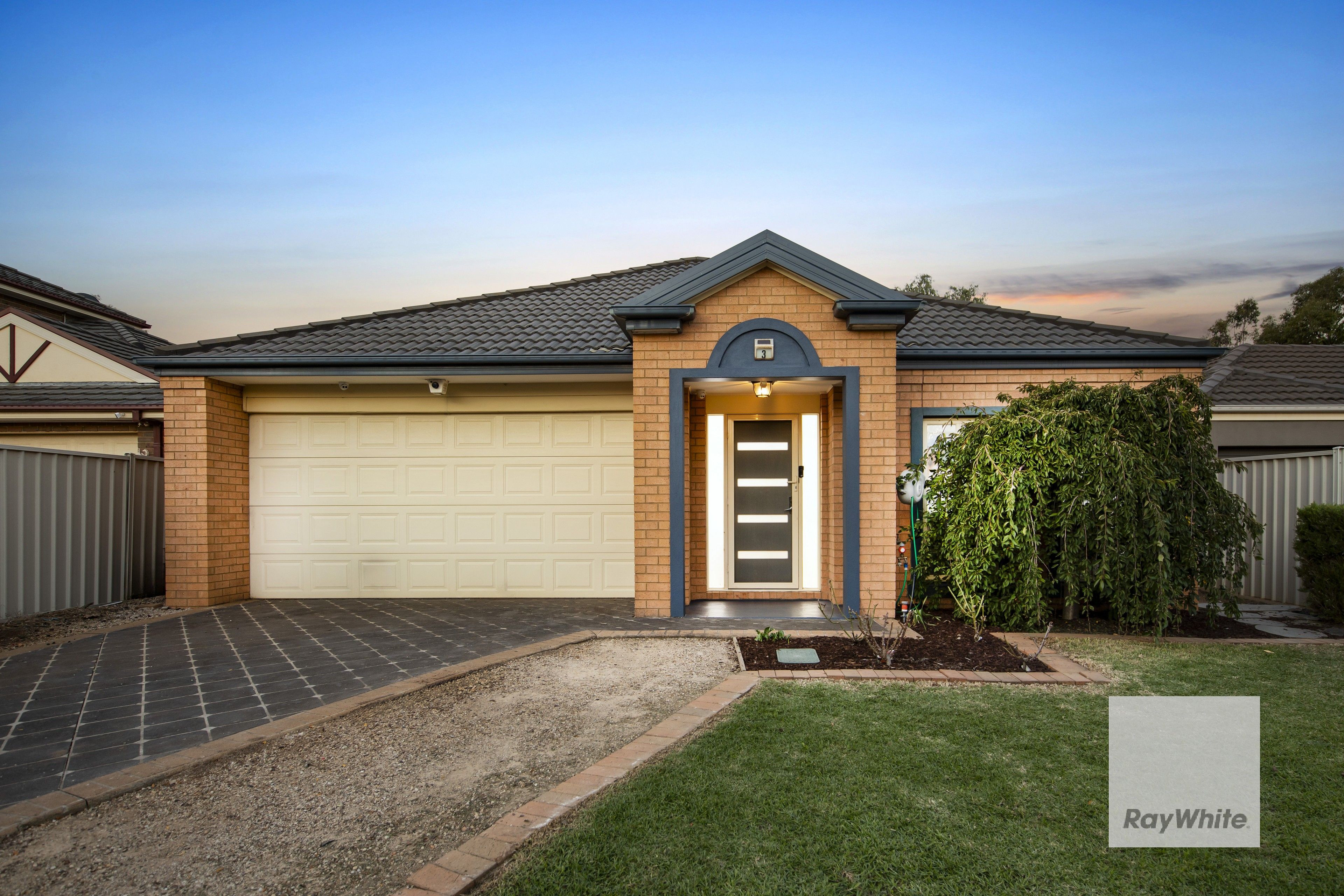 3 Hunts Cross Way, Caroline Springs VIC 3023