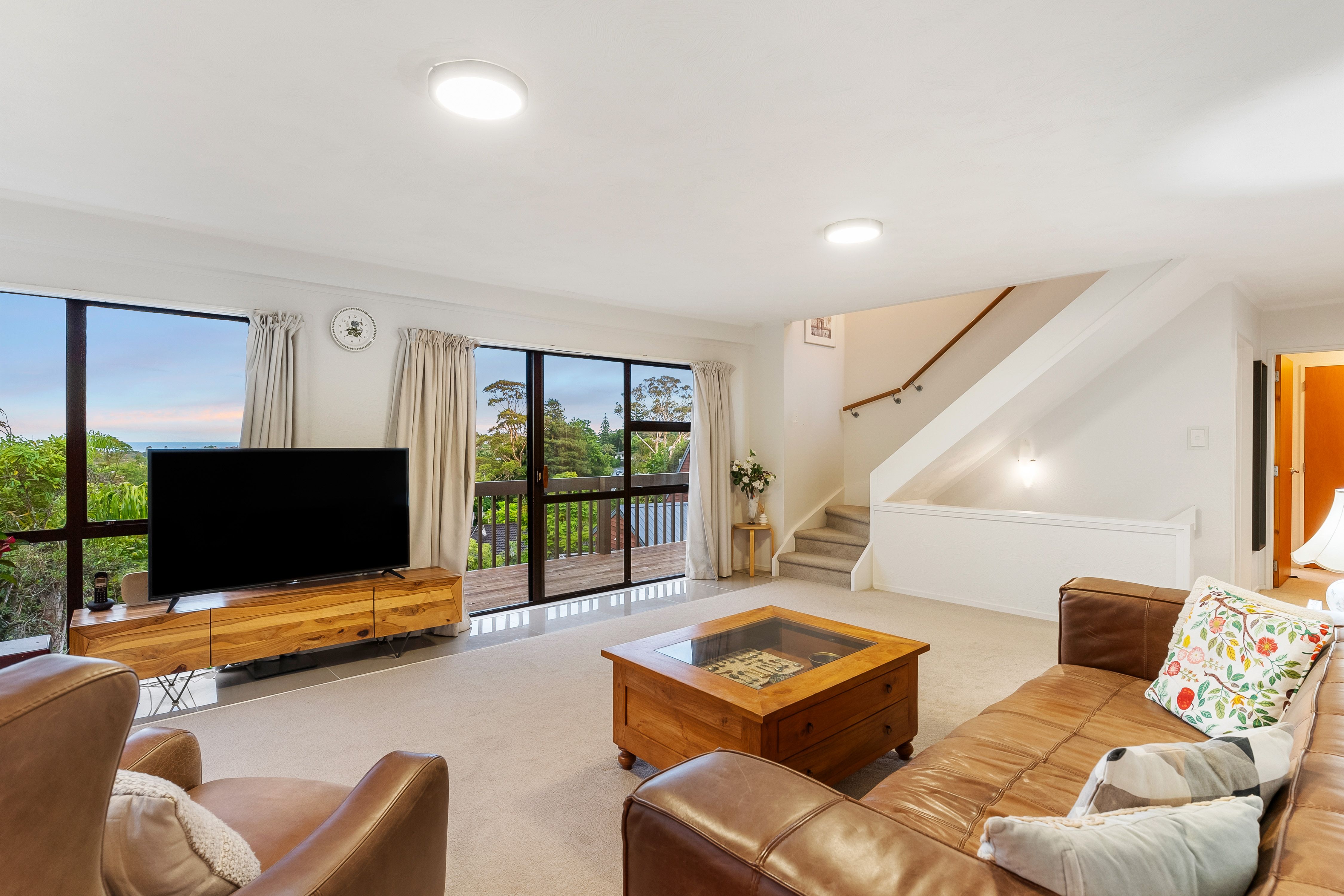 1/14 Kirkdale Place, Northcross, North Shore City