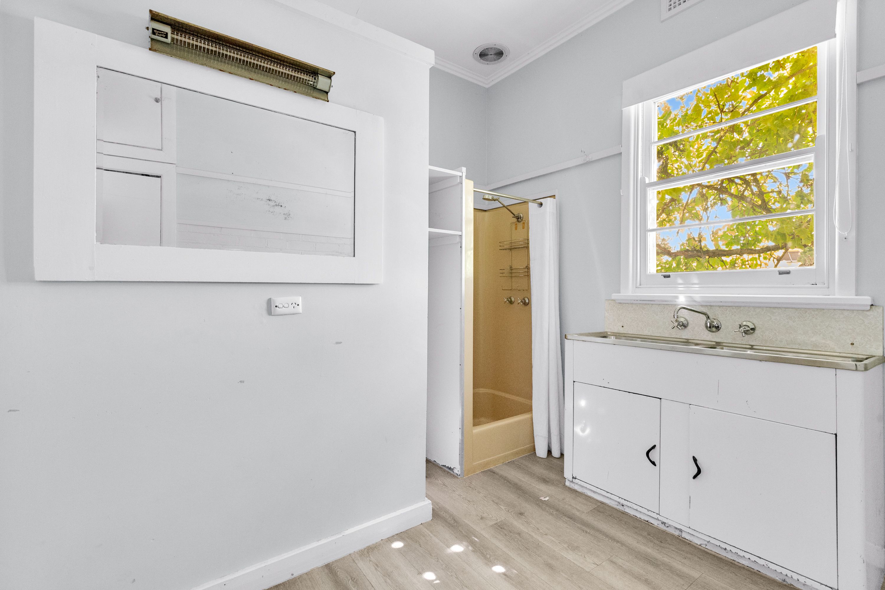 85-87 Pine Avenue — photo 13 of 16