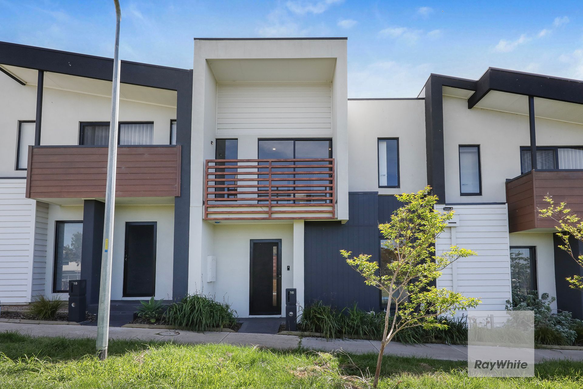 16 Zenith Walk — photo from Ray White Gladstone Park