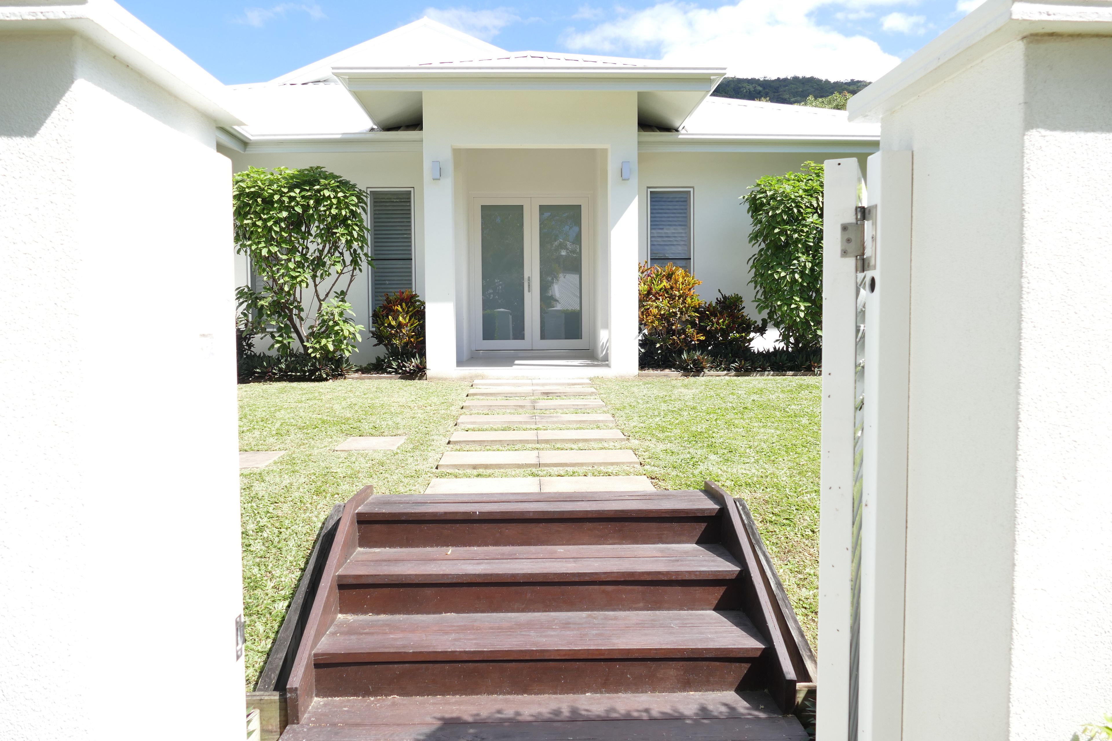 5 Aurelia Road, Palm Cove, QLD 4879