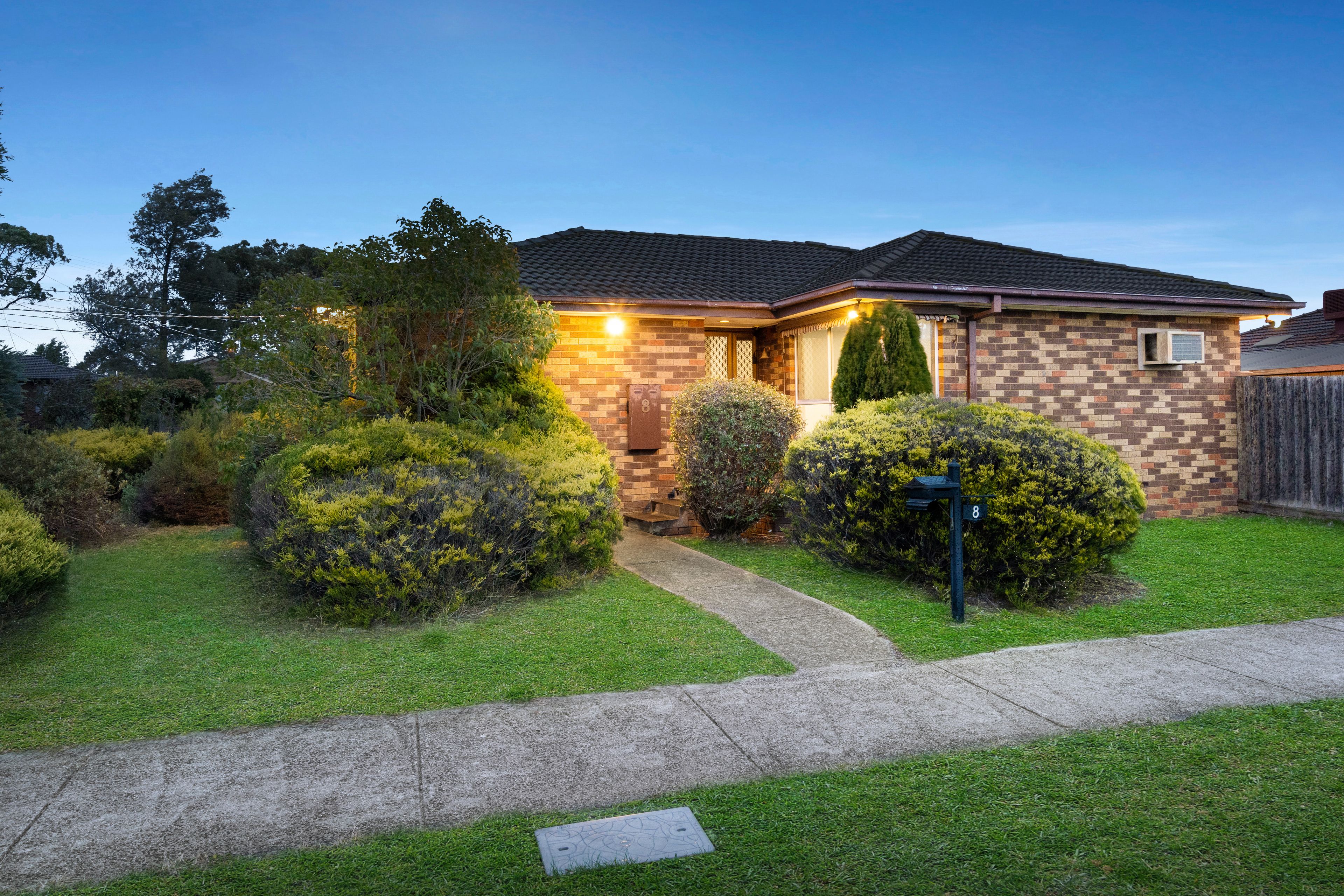 8 Kingston Close, Thomastown VIC 3074