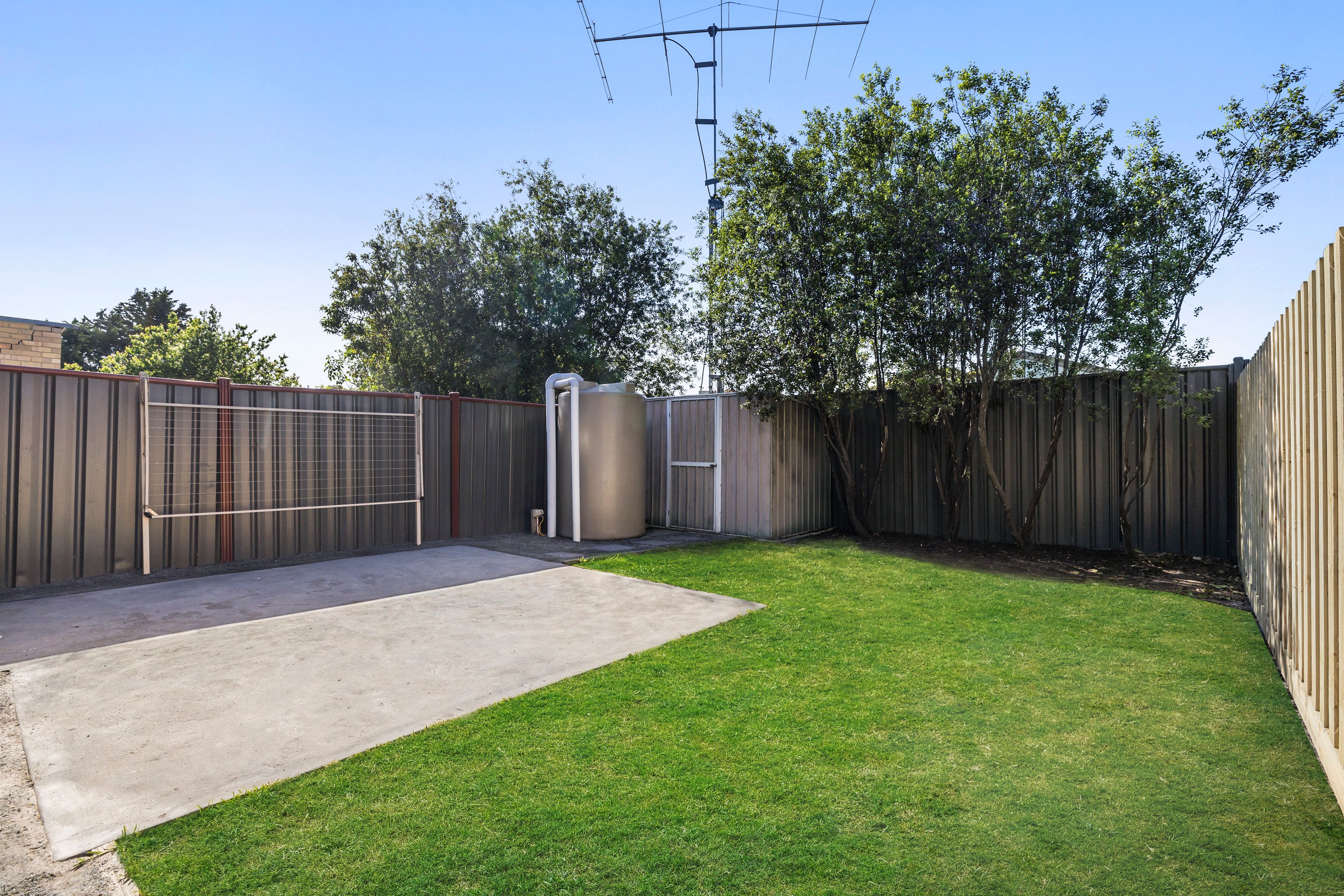 86 Mclaughlin Street — photo 10 of 11