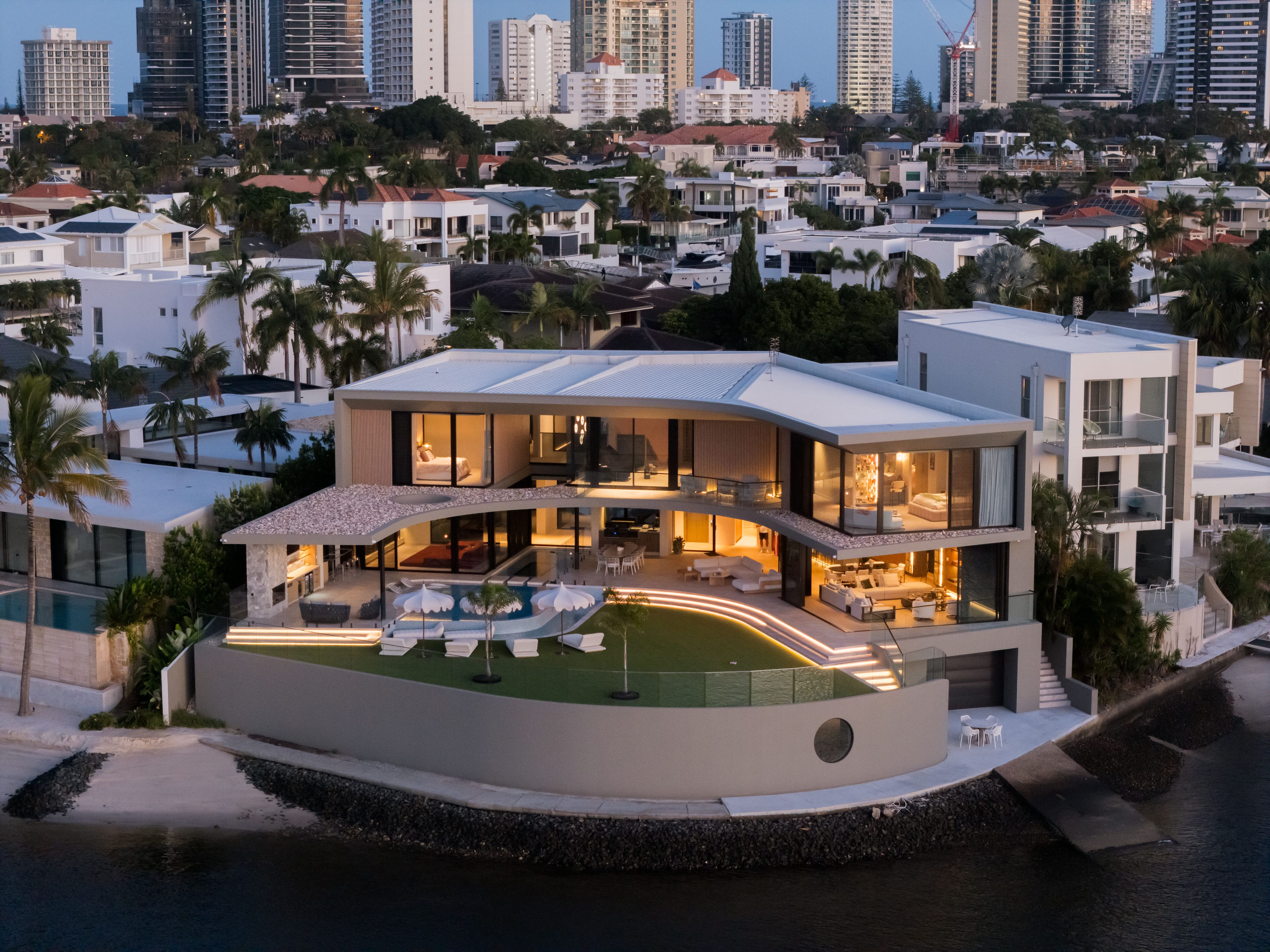 34 Midshipman Court, SURFERS PARADISE, QLD 4217