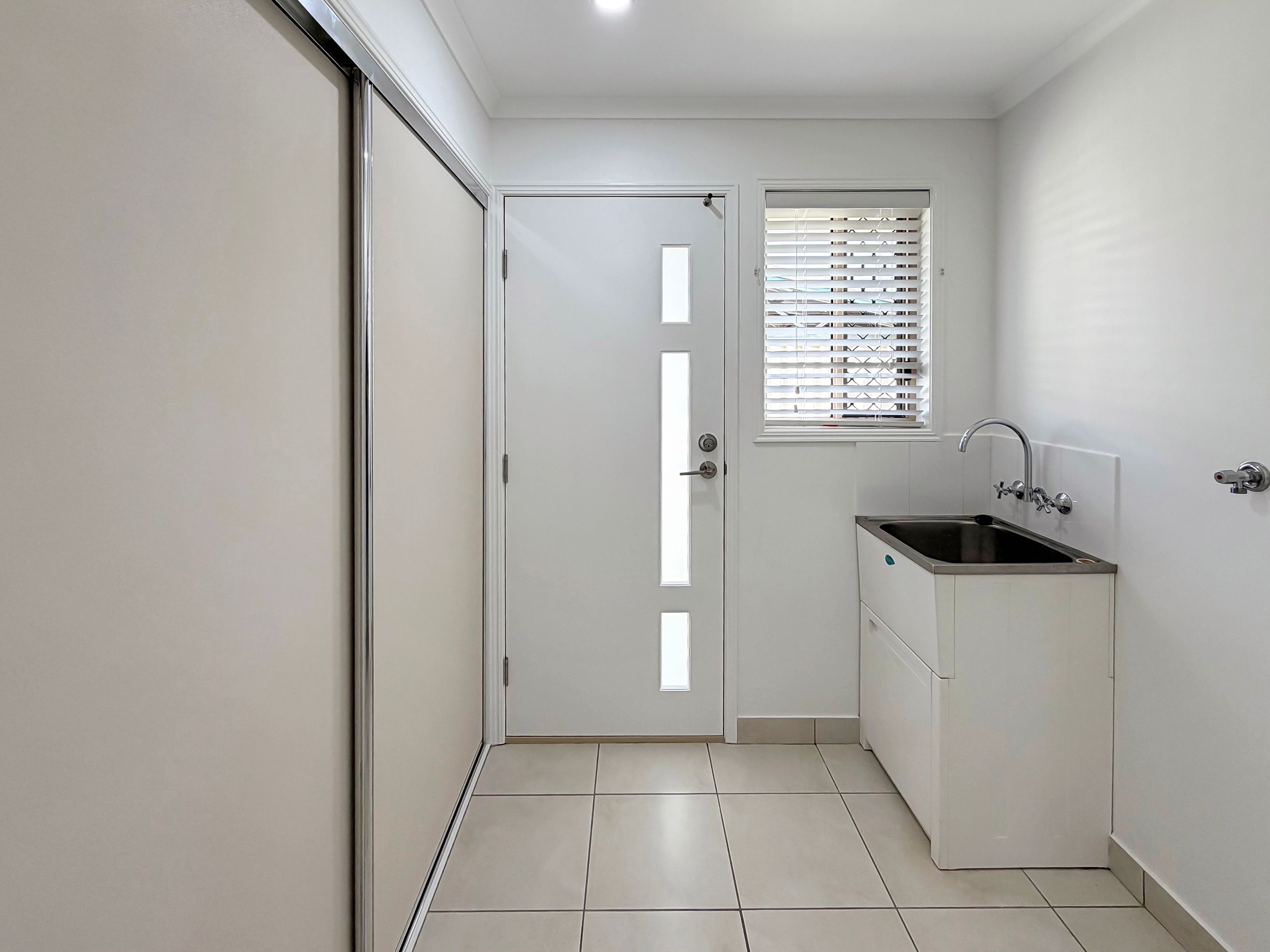 9 Carmen Close — photo 12 of 14