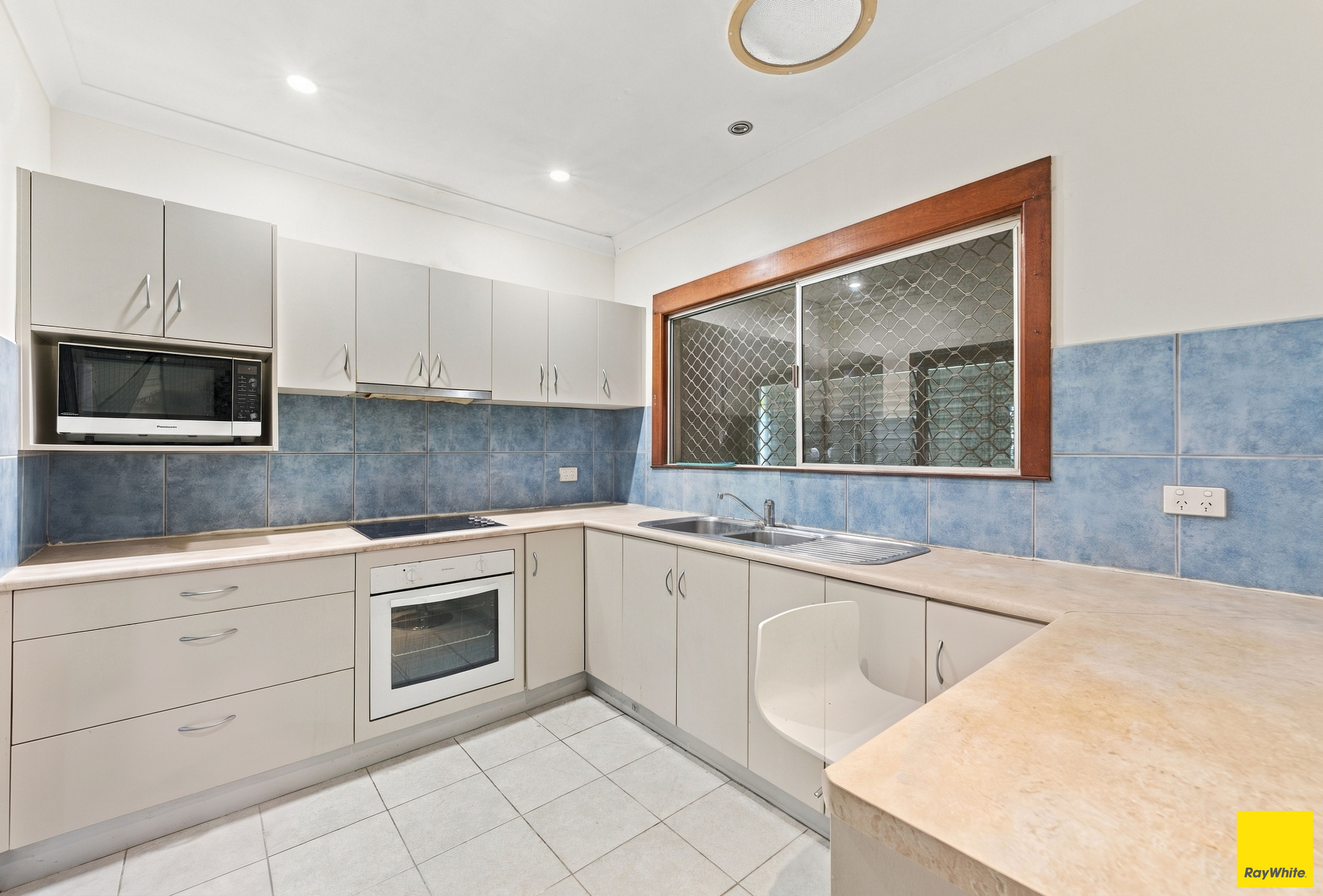 17-19 Dillon Street — photo 6 of 19