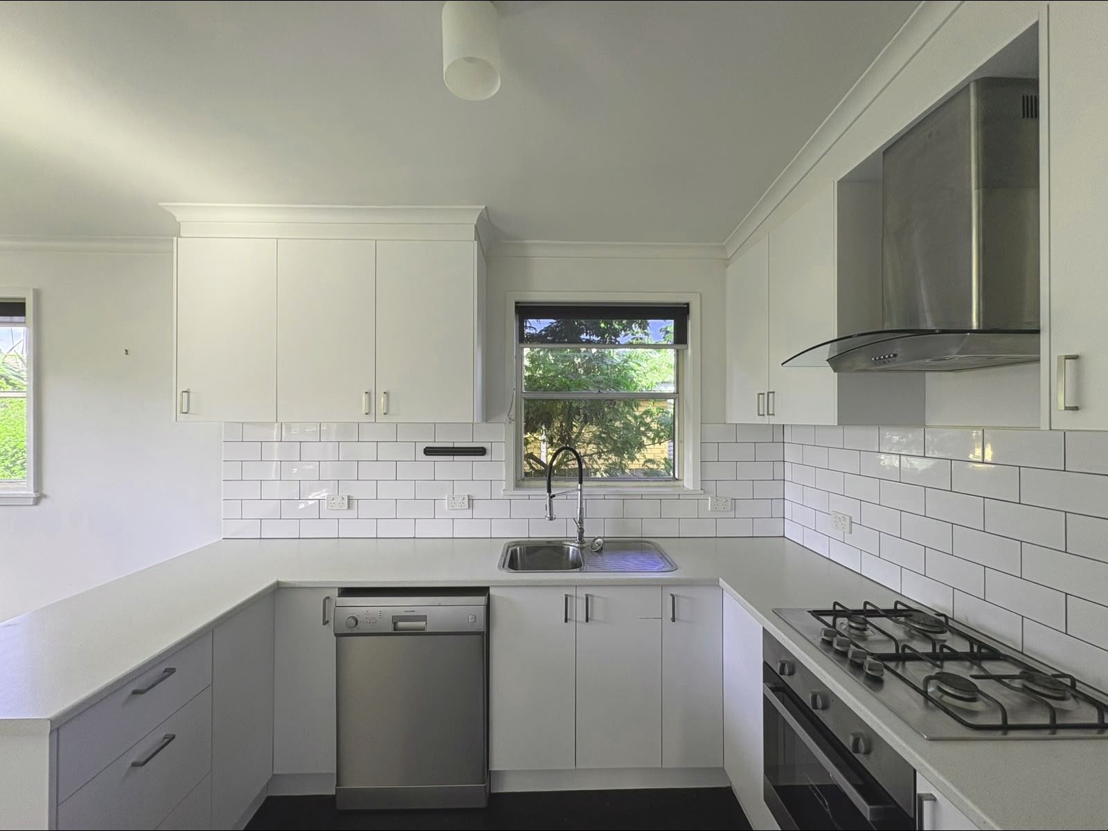 35 Fairfax Avenue — photo 2 of 12