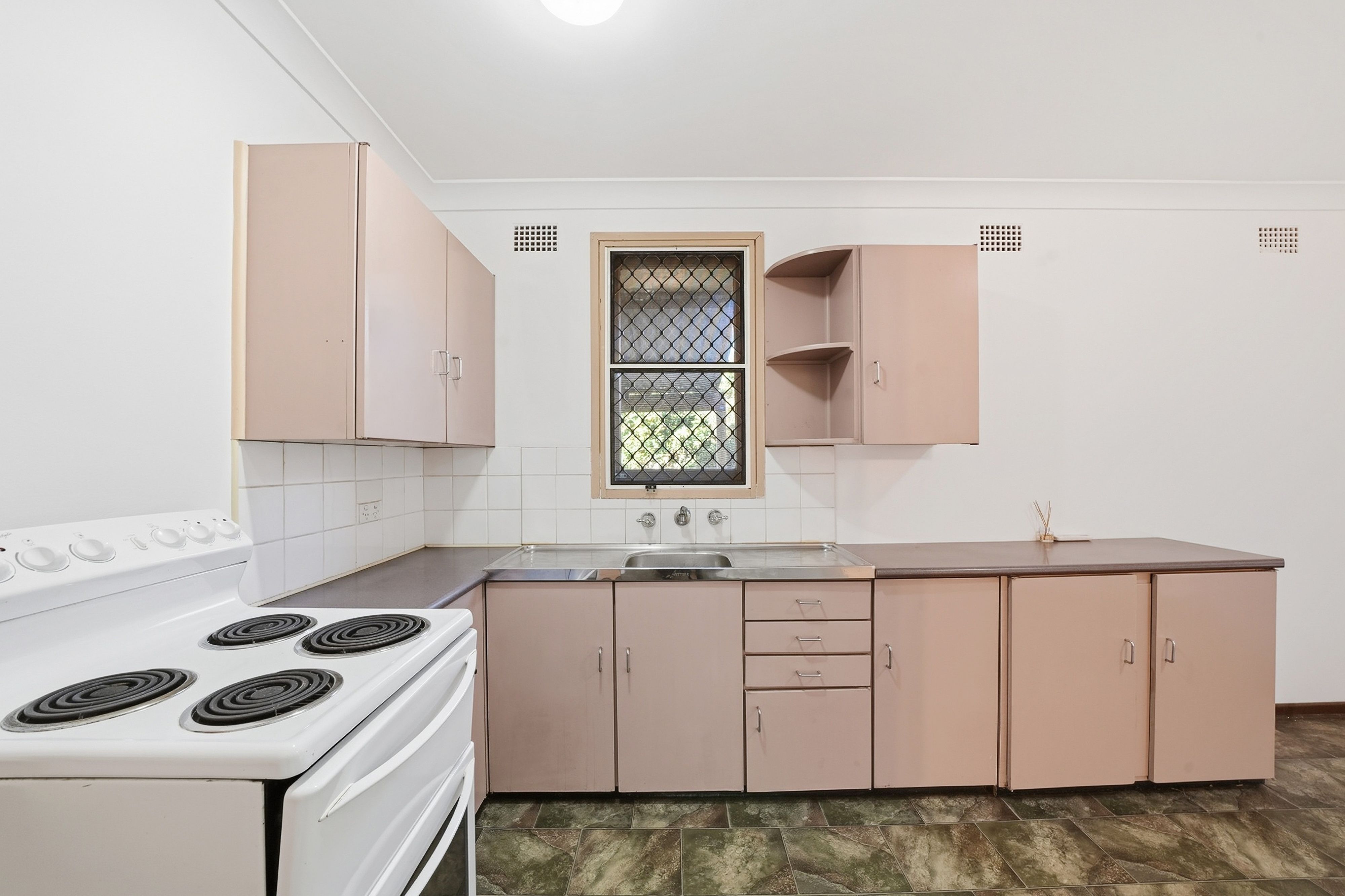 9 Bass Place — photo 2 of 17