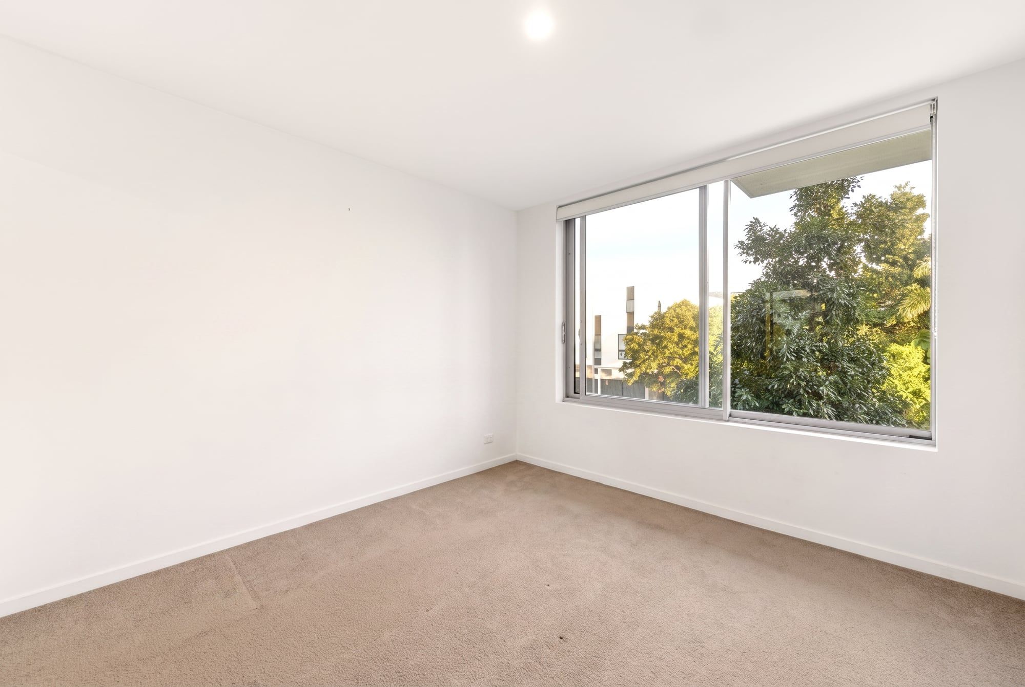 2201/1-7 Waterford Court — photo 8 of 20