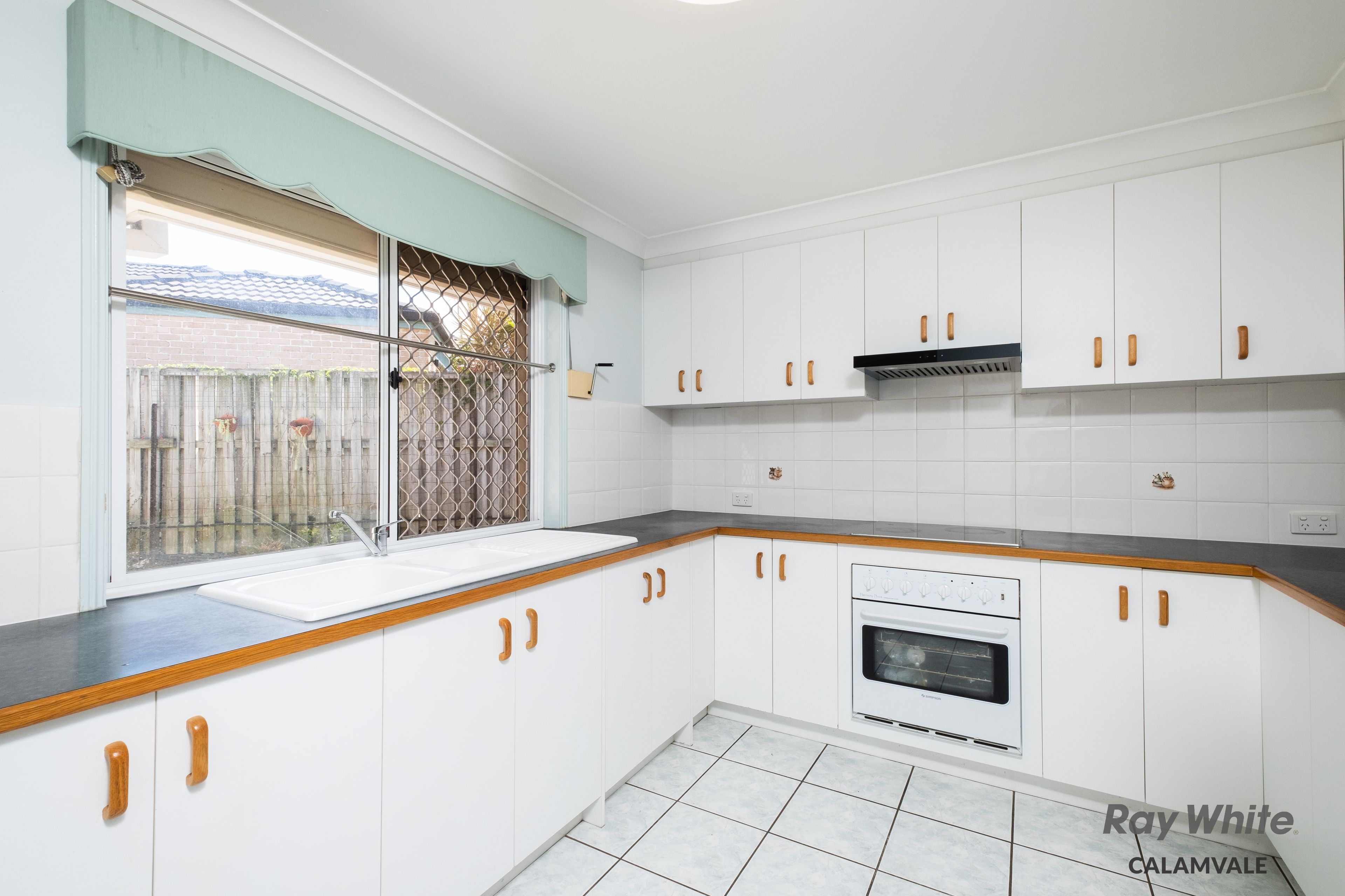 6 Vanda Close — photo 4 of 22