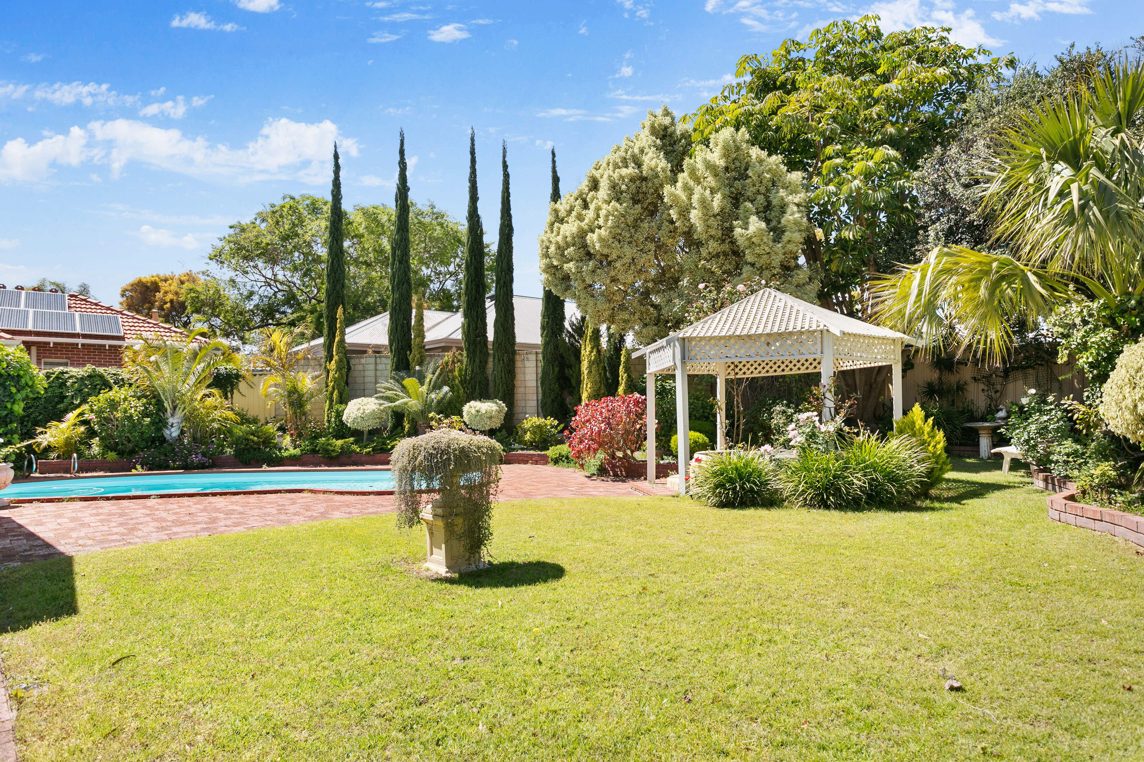 22 Castlecrag Drive, Kallaroo, WA 6025