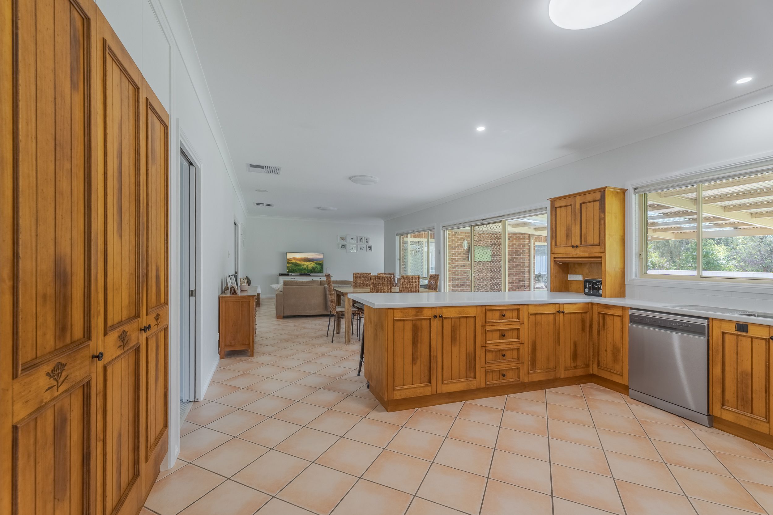 11 Chanara Crescent — photo 9 of 30