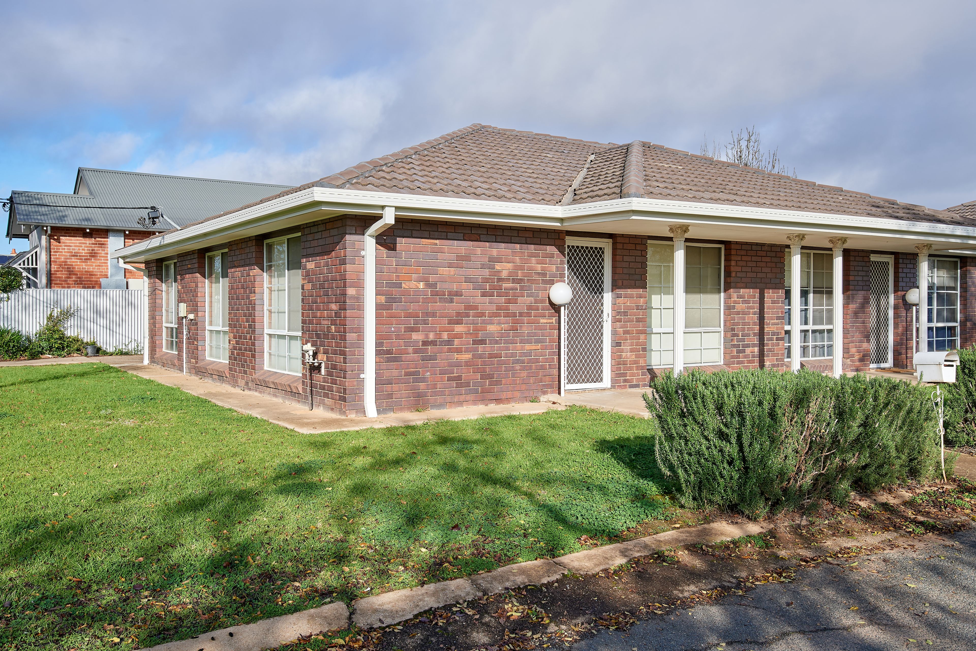 1/36 Oates Avenue — photo from Ray White Wagga Wagga