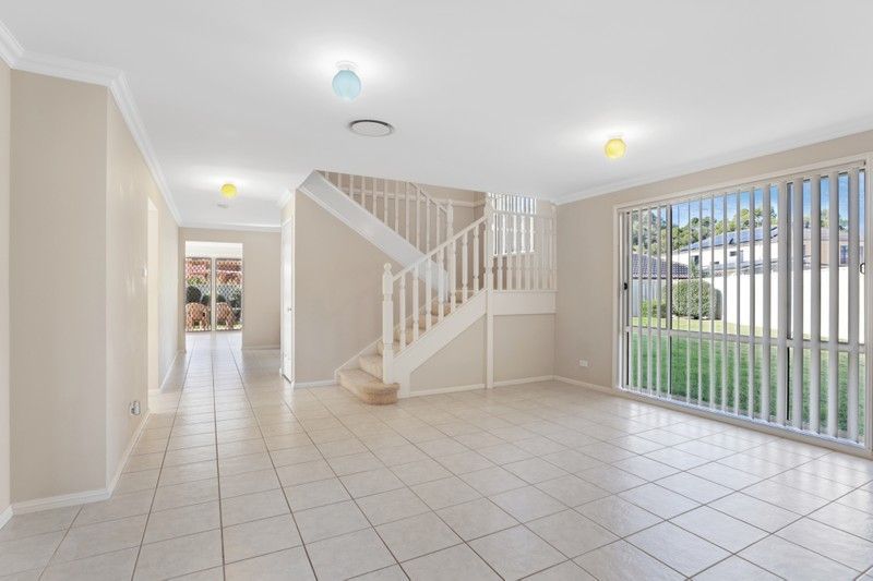 8 Waterford Way, Glenmore Park, NSW 2745