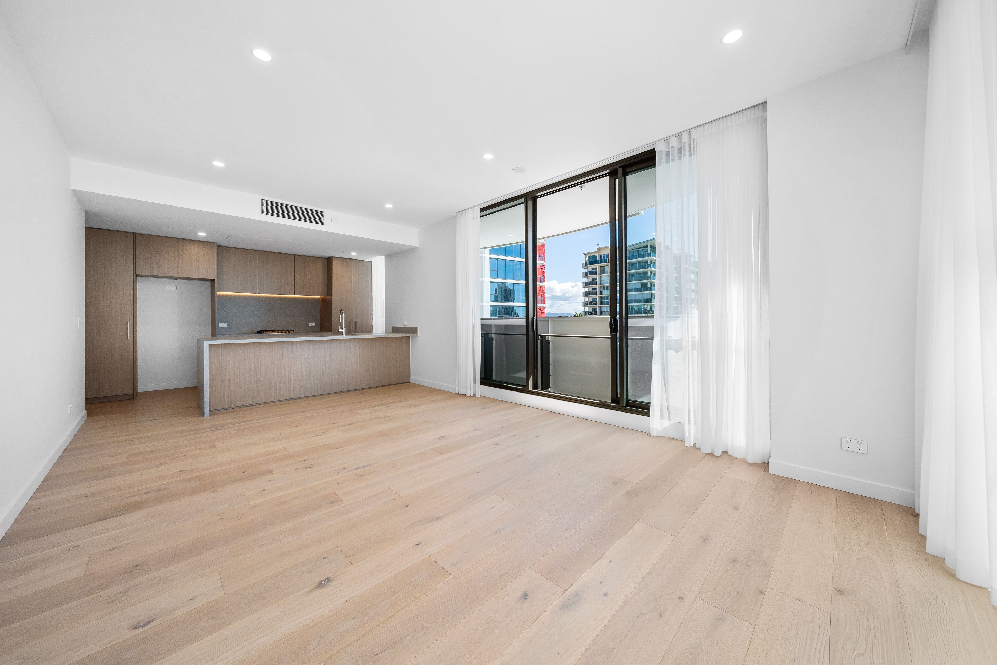 202/42 Stanhill Drive — photo 6 of 25
