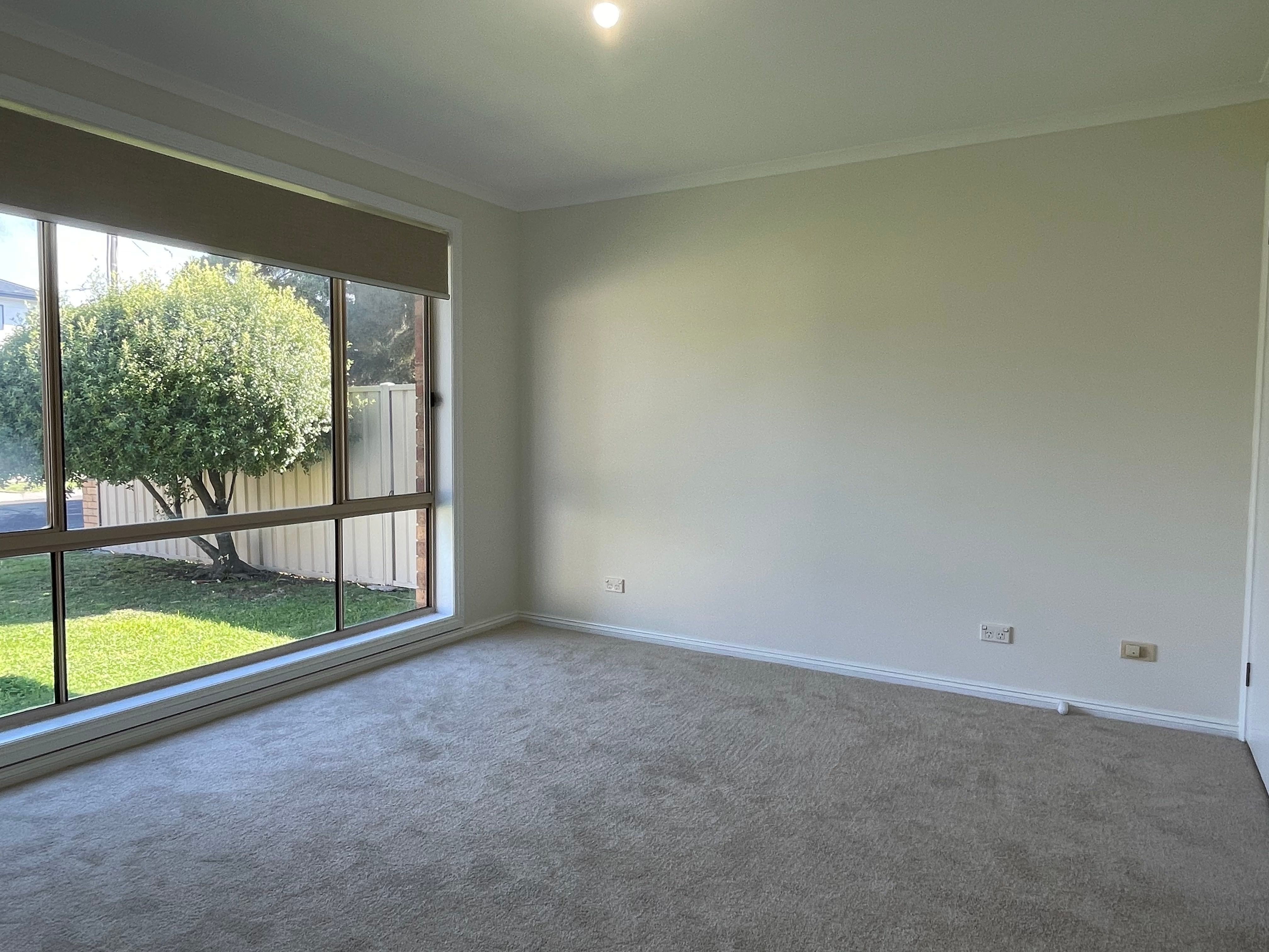 1/2 Edwards Street — photo 4 of 10