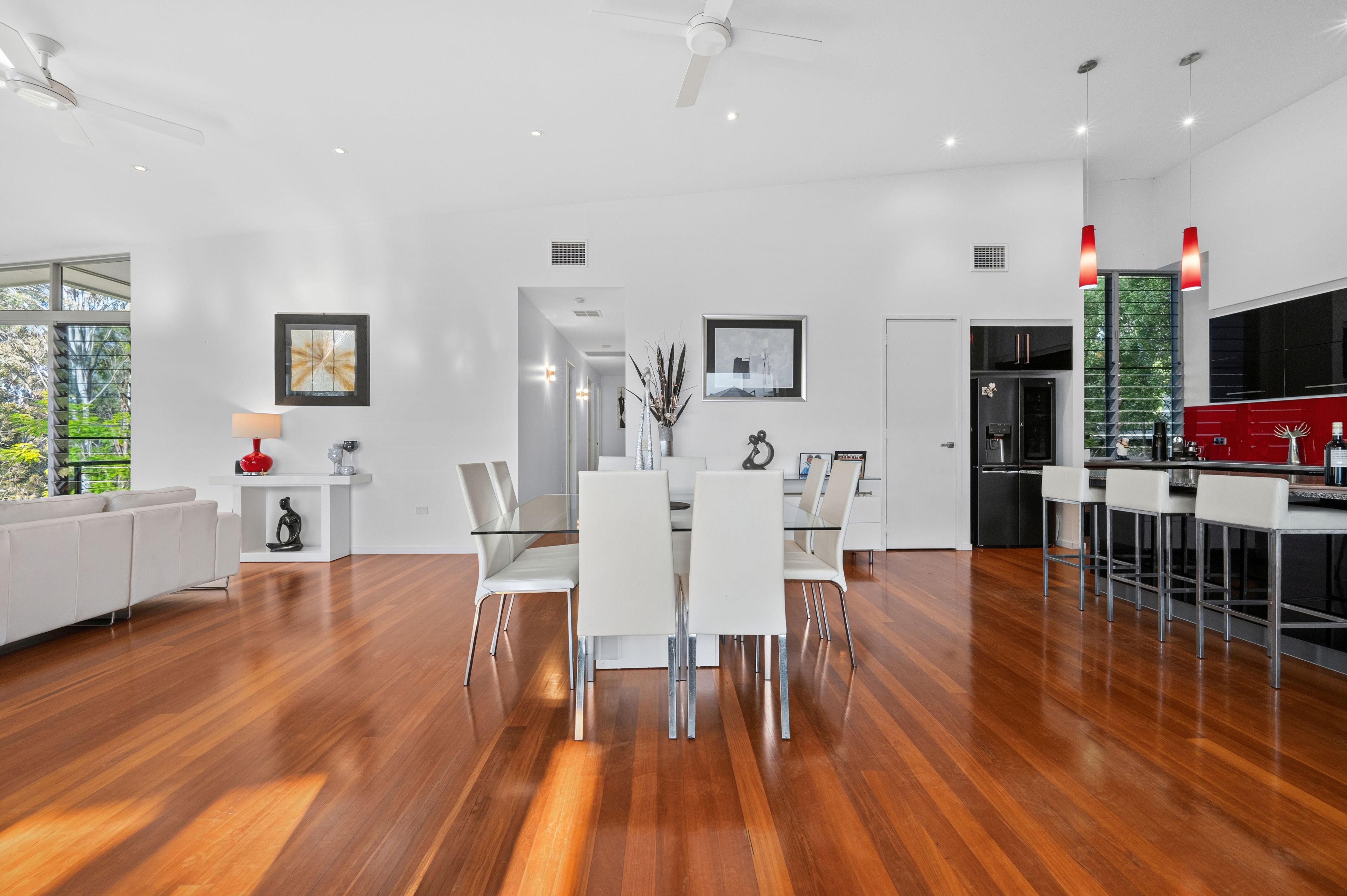 102 Oatlands Court — photo 13 of 30