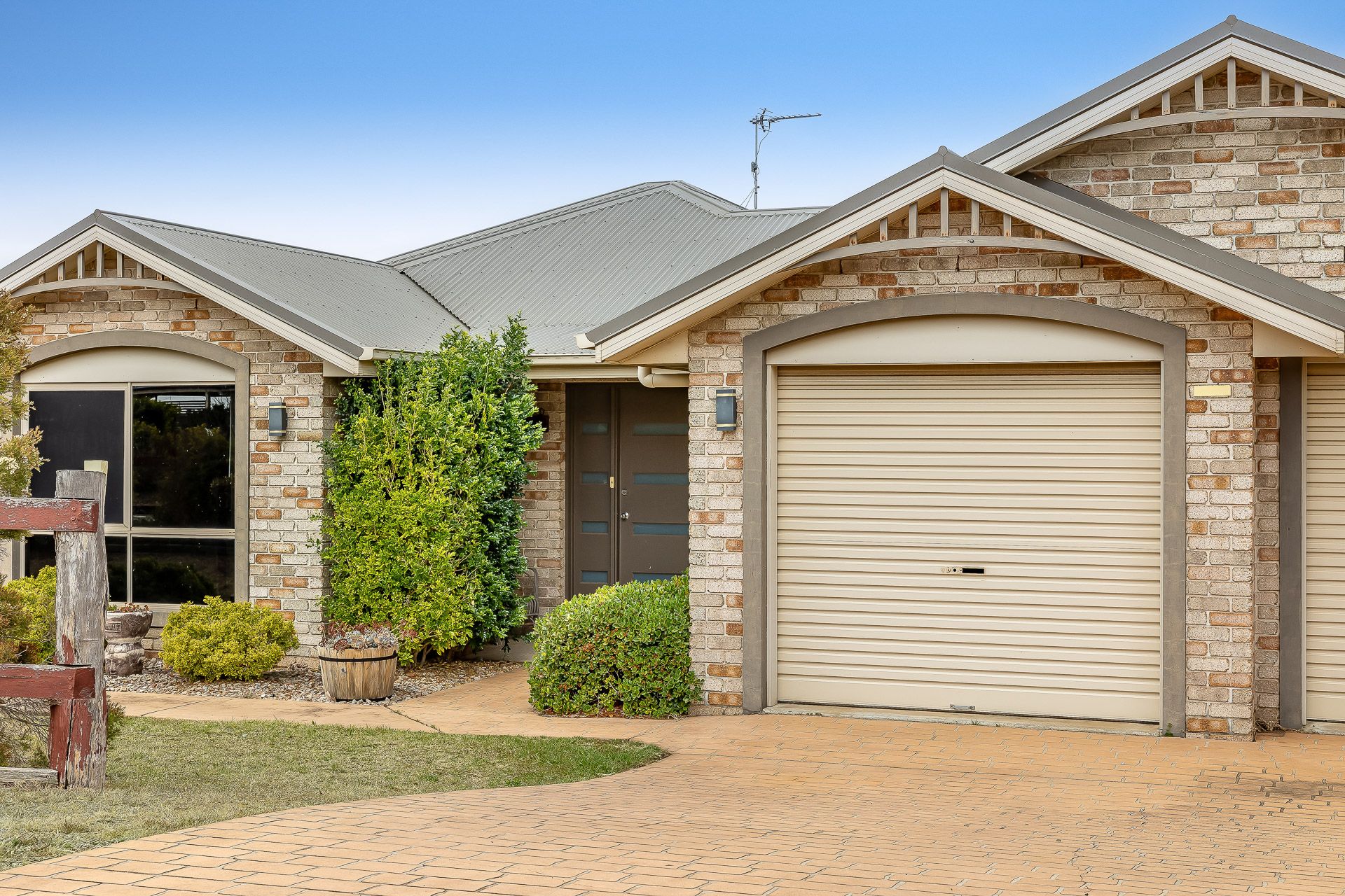 3 Lauren Court, Glenvale QLD 4350