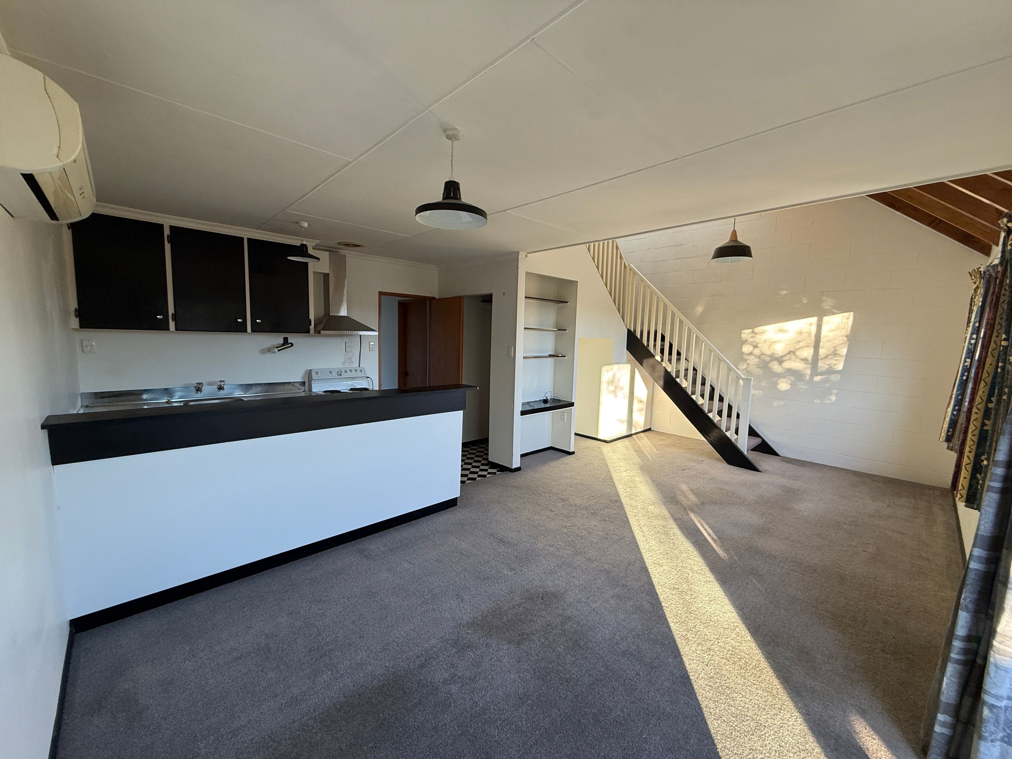 Spacious Two-Bedroom Apartment with Garage 3