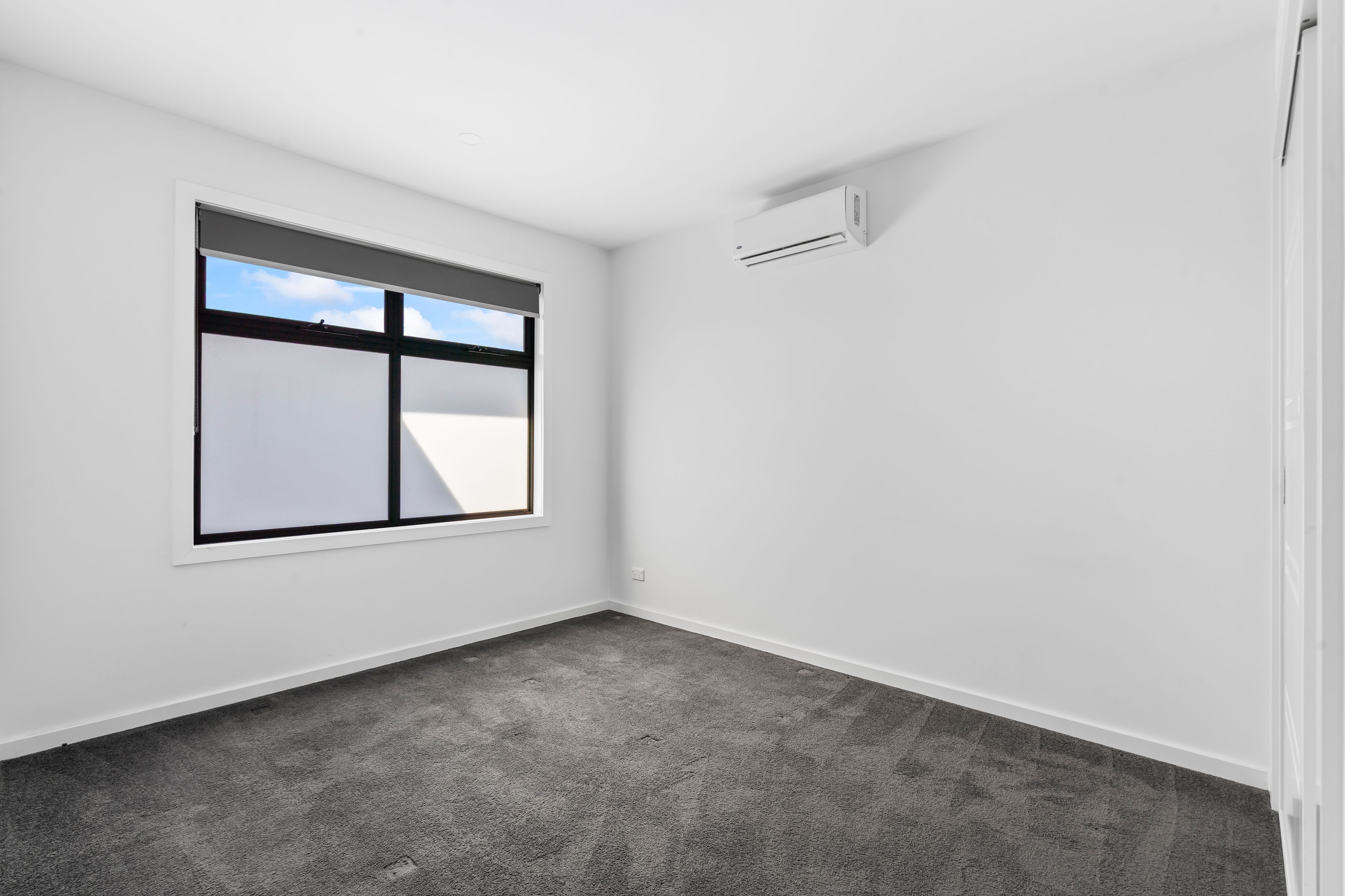 8B Kadana Street — photo 7 of 11