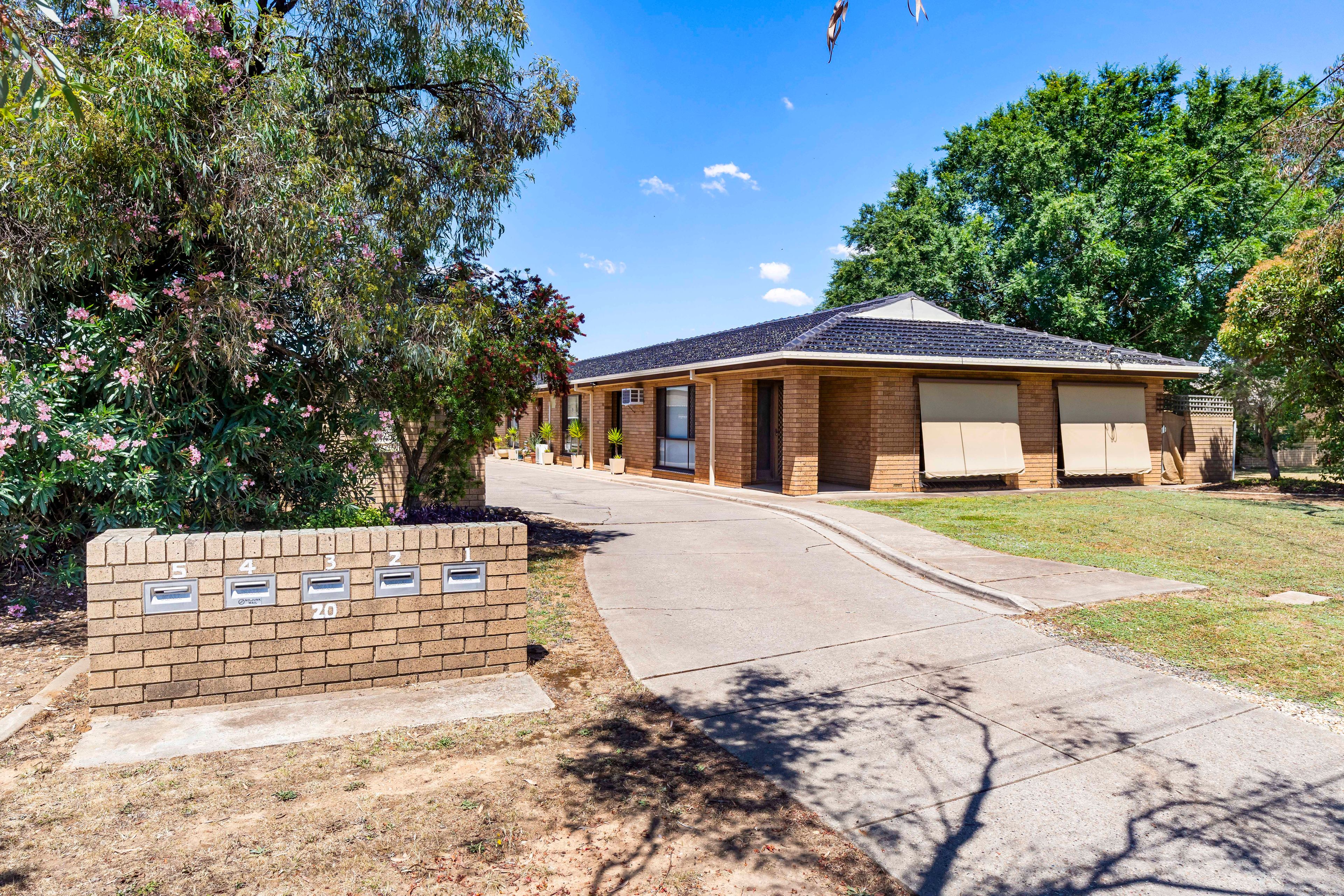 15/20 Bulolo Street, Ashmont, NSW 2650 Block of Units for Sale Ray