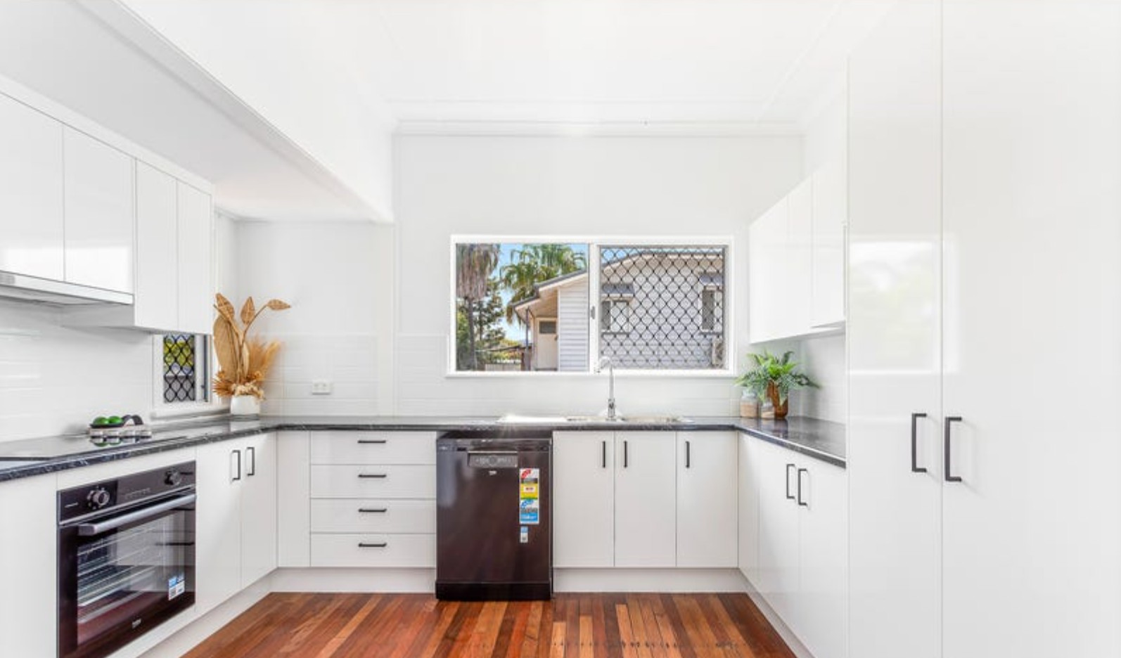 15 Charles Street, Berserker, QLD 4701