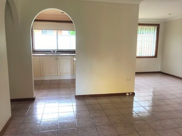 2/50 BASSETT Street — photo 3 of 7
