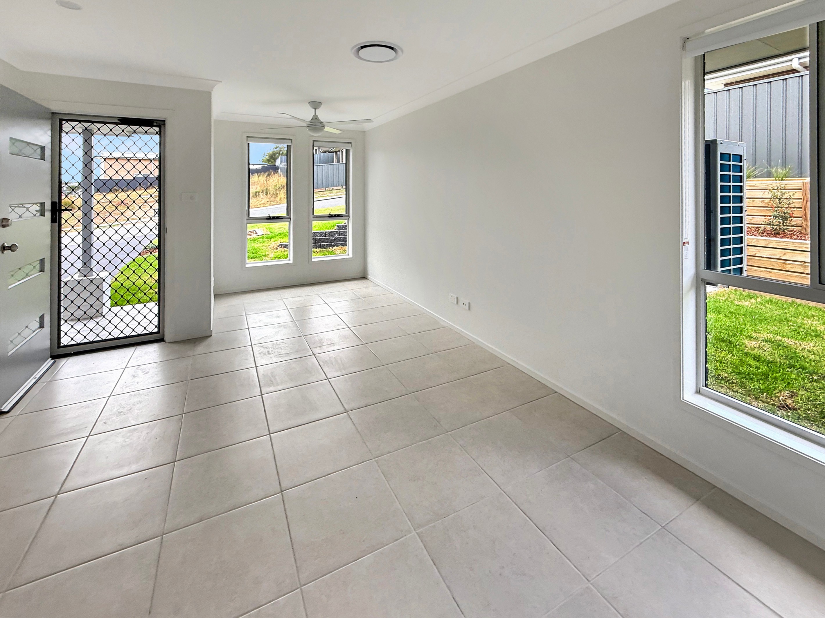 2/1 Font Hill Drive, Farley, NSW 2320