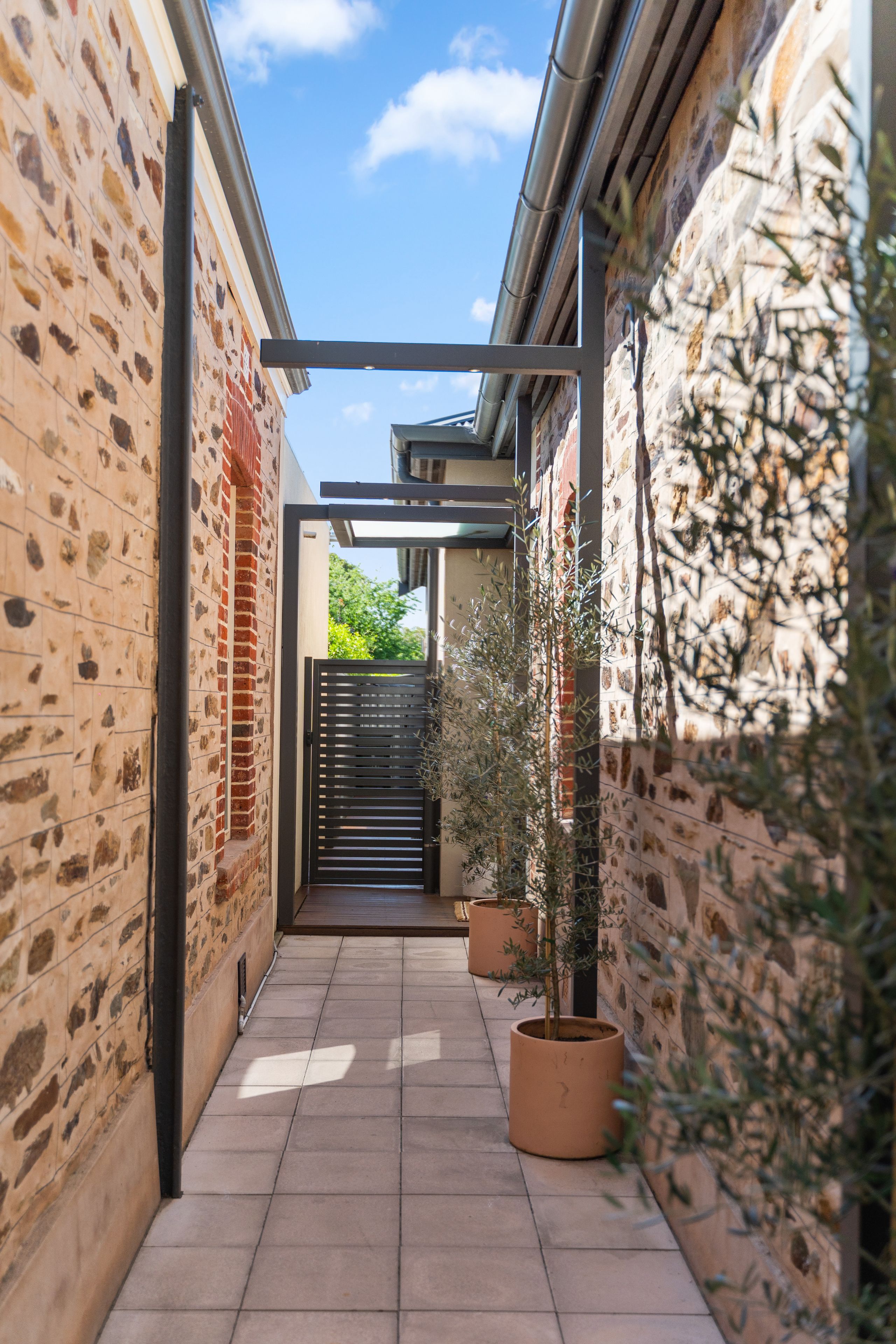 39 Gray Street — photo 12 of 15