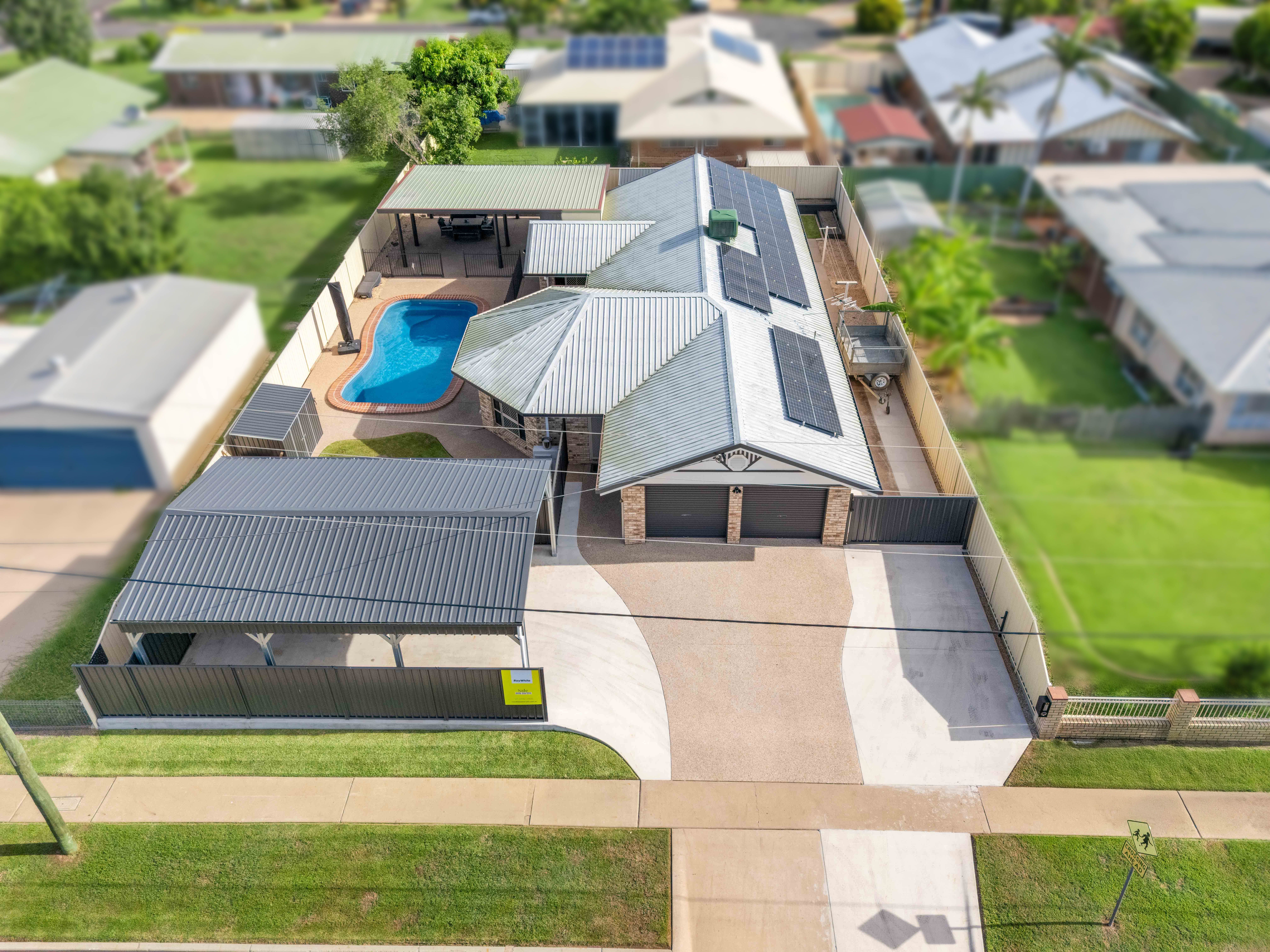 77 Gray Street, Emerald QLD 4720