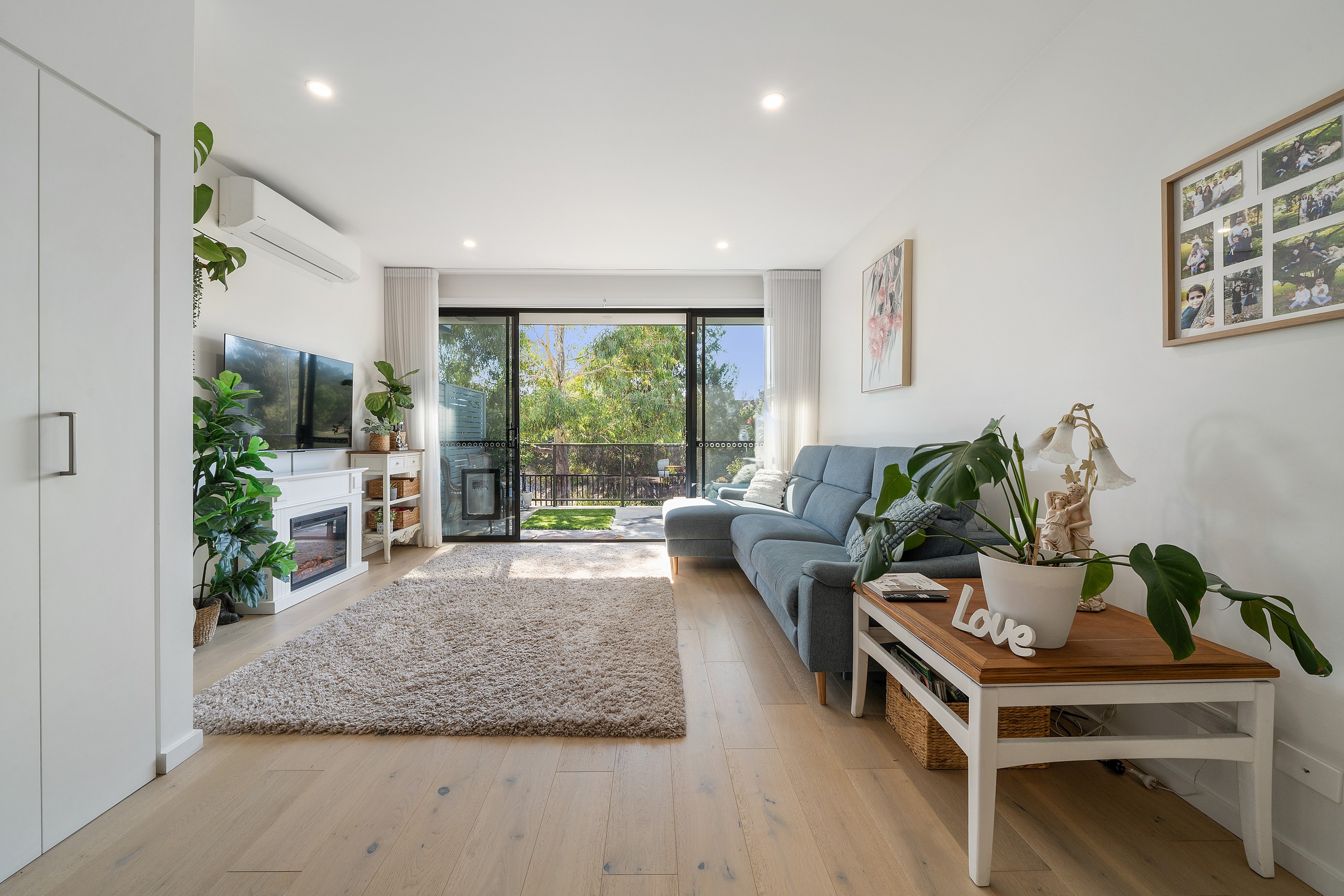 8/15 Cynthea Teague Crescent, Greenway, ACT 2900