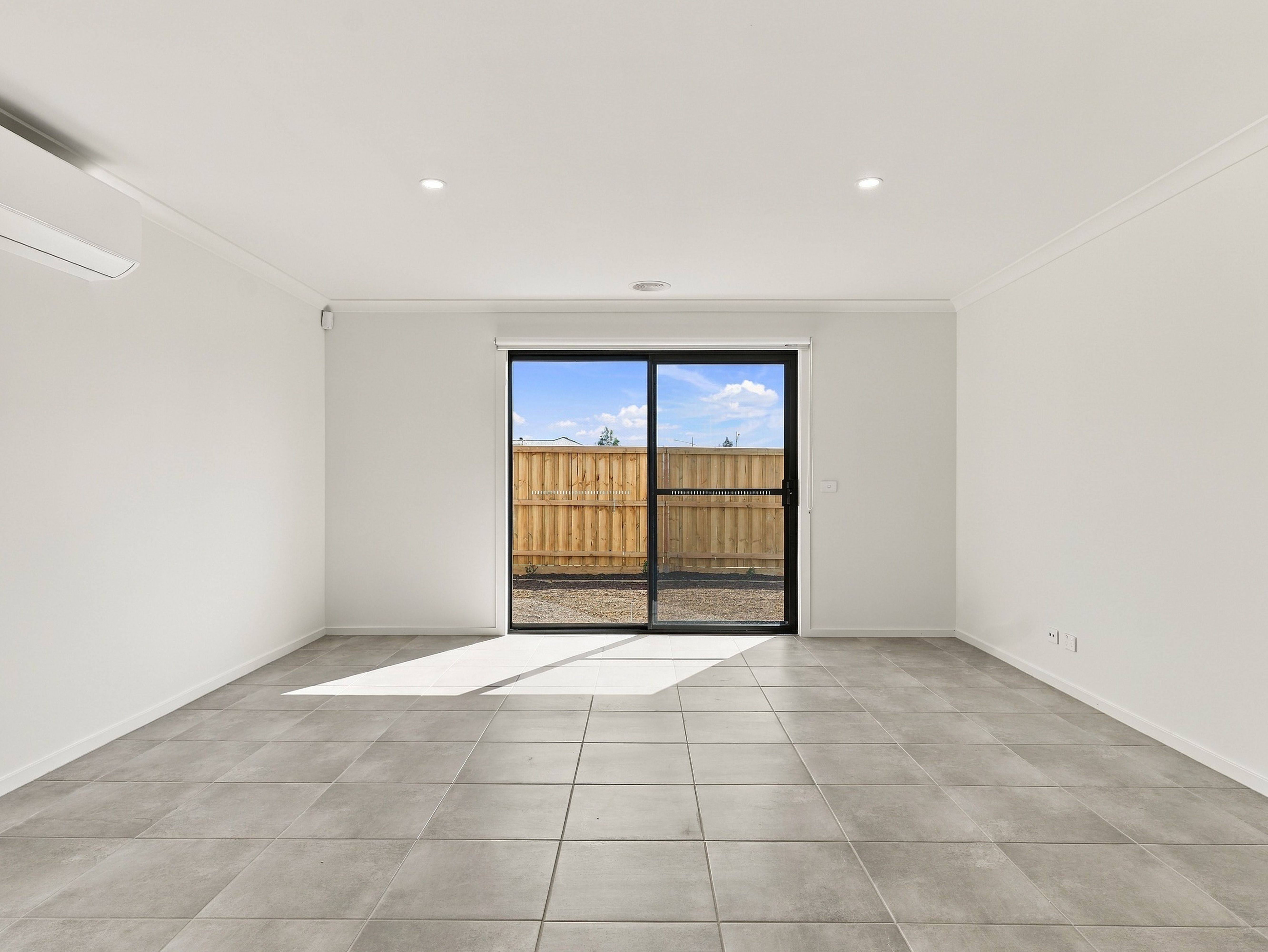 3 Basque Drive, THORNHILL PARK, VIC 3335