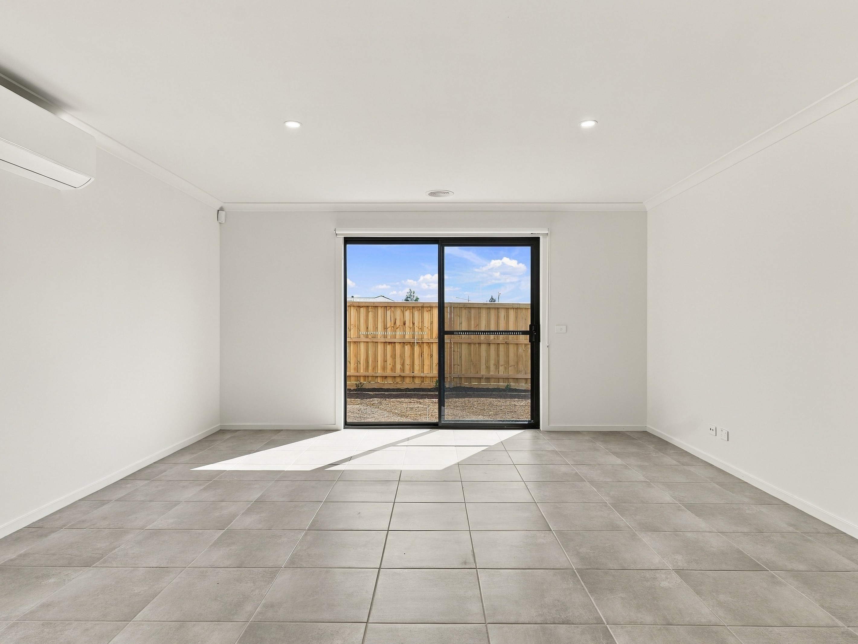 3 Basque Drive, THORNHILL PARK, VIC 3335