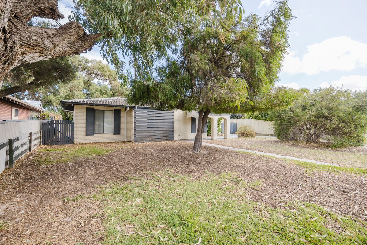 35 Weatherley Drive, Two Rocks, WA 6037