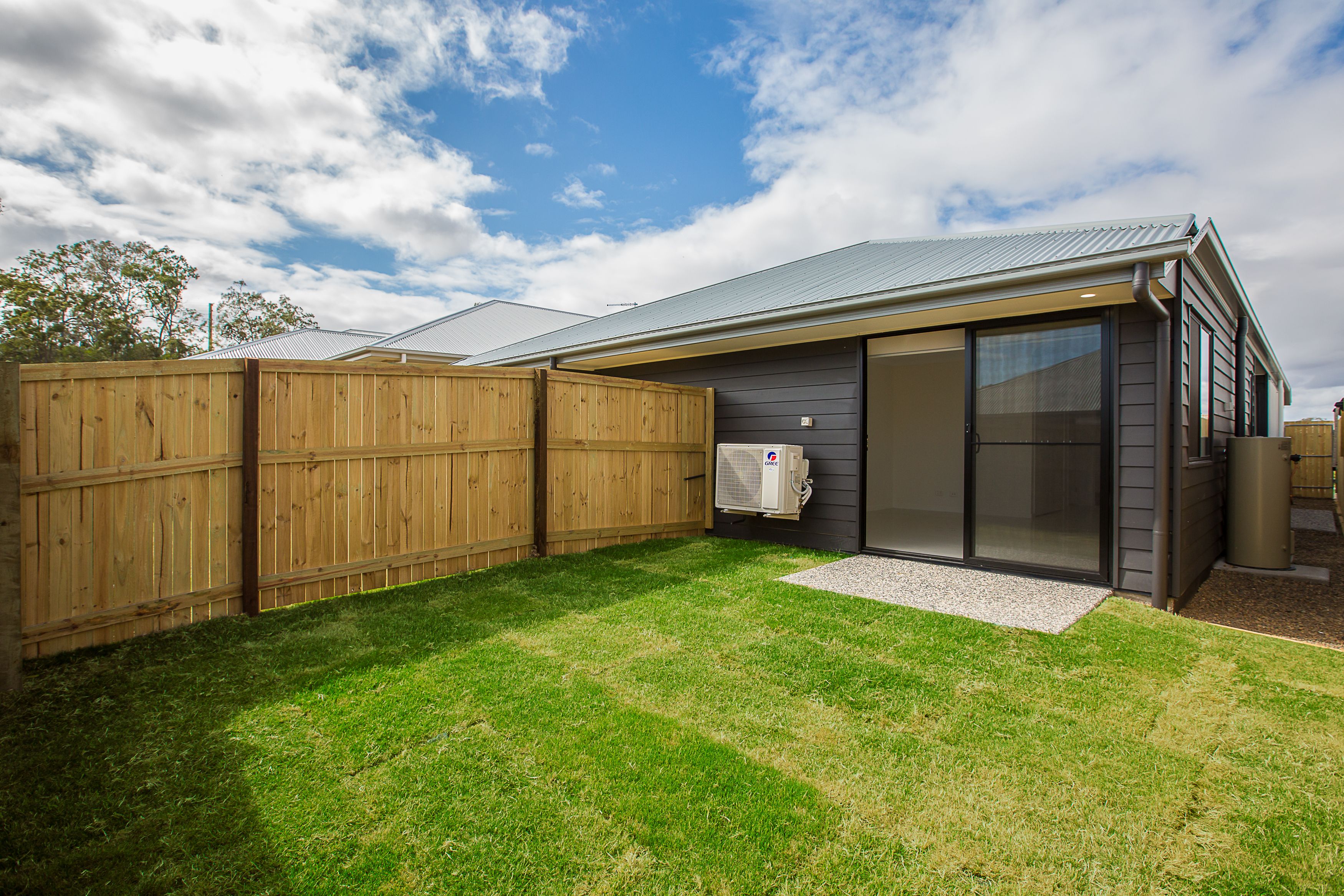 2/79 Diamantina Boulevard, Brassall, QLD 4305