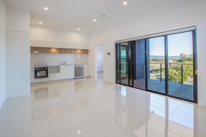 9 Hooker Boulevard, Broadbeach, QLD 4218
